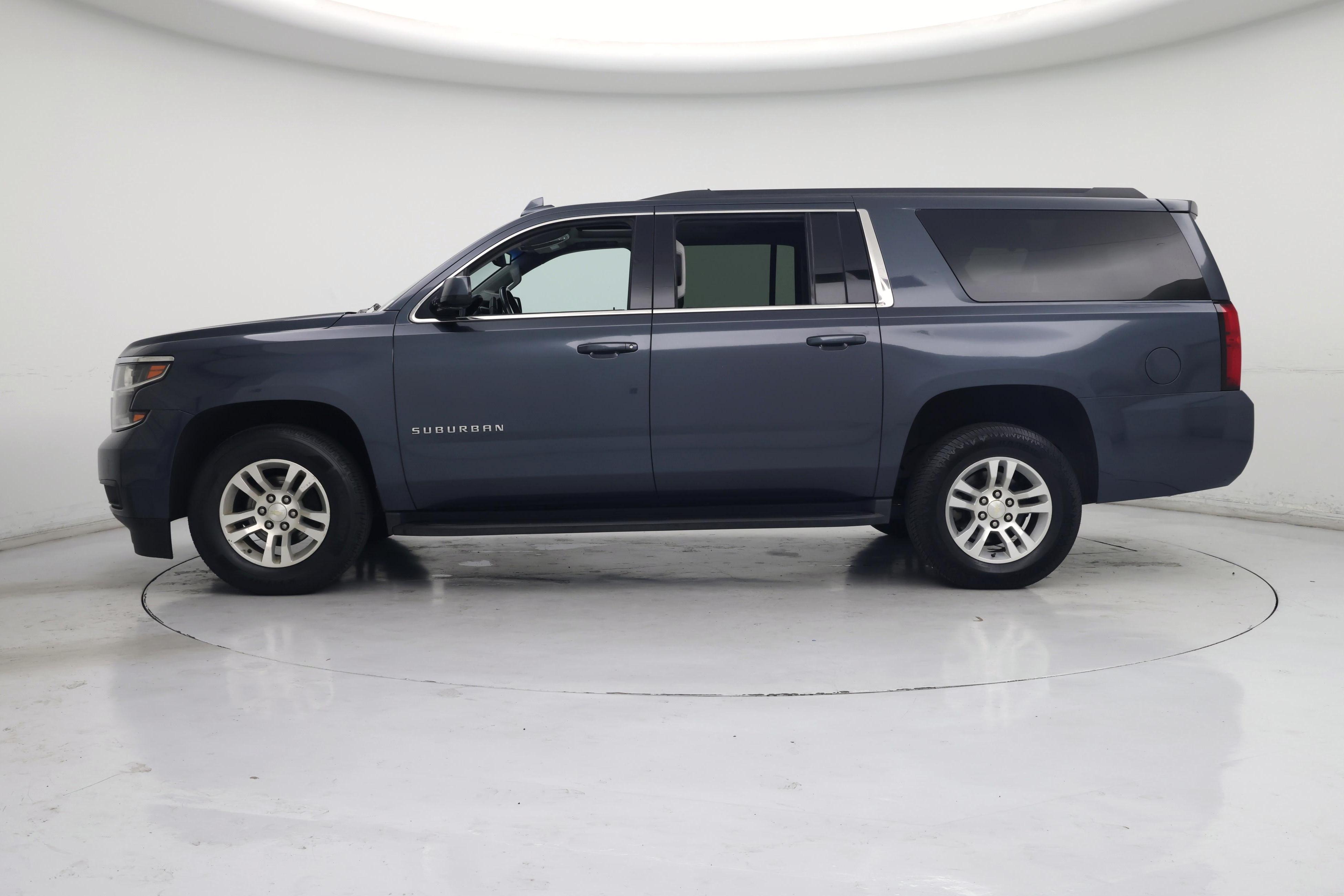 Thumbnail: 2019 Chevrolet Suburban - 3