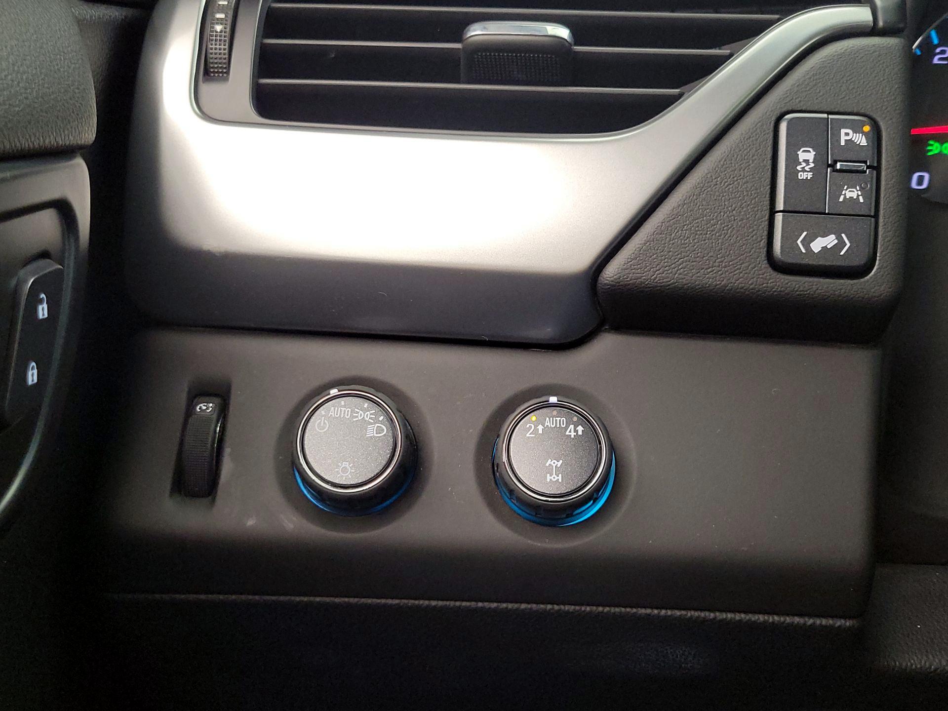 Thumbnail: 2019 Chevrolet Suburban - 13