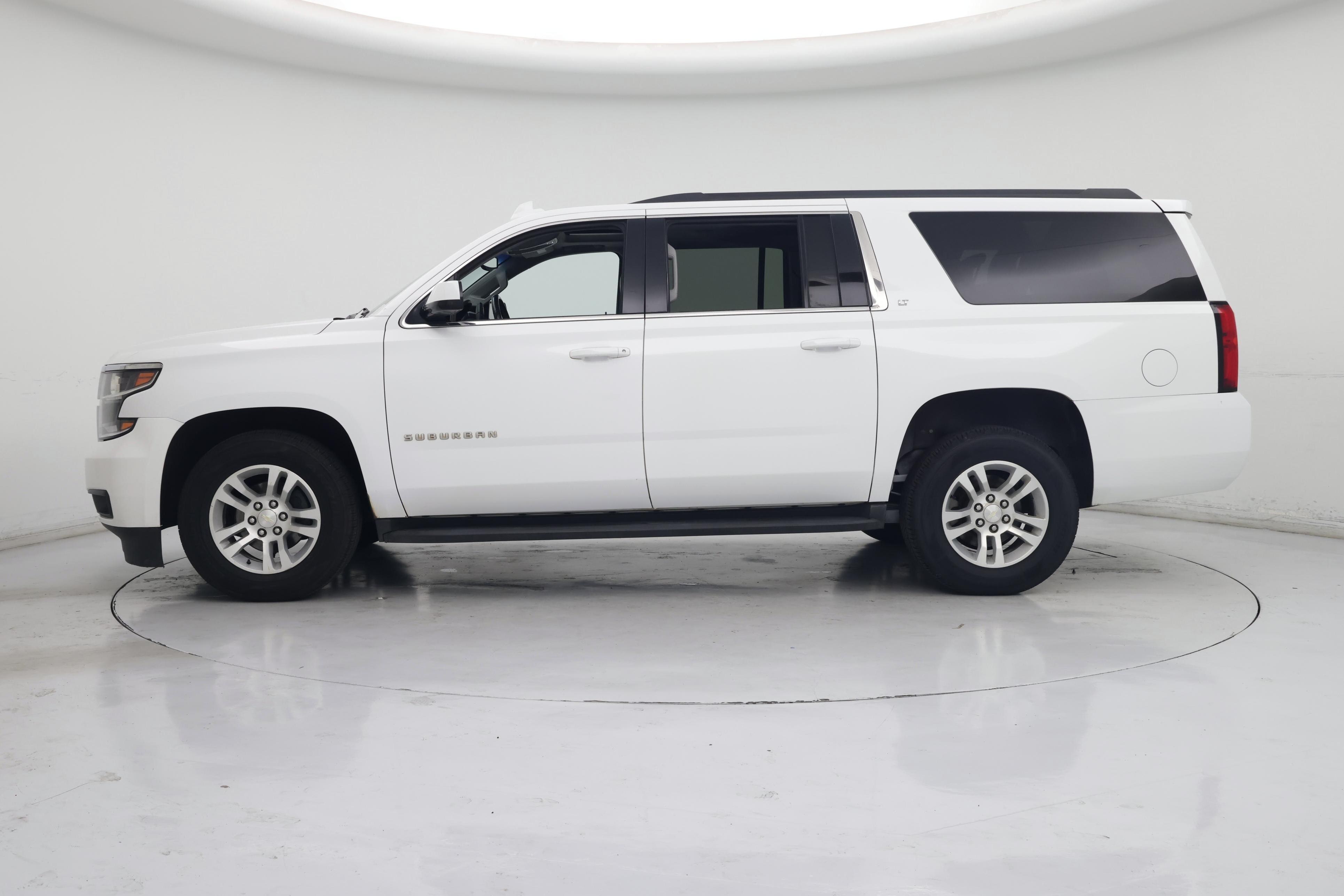 Thumbnail: 2019 Chevrolet Suburban - 3