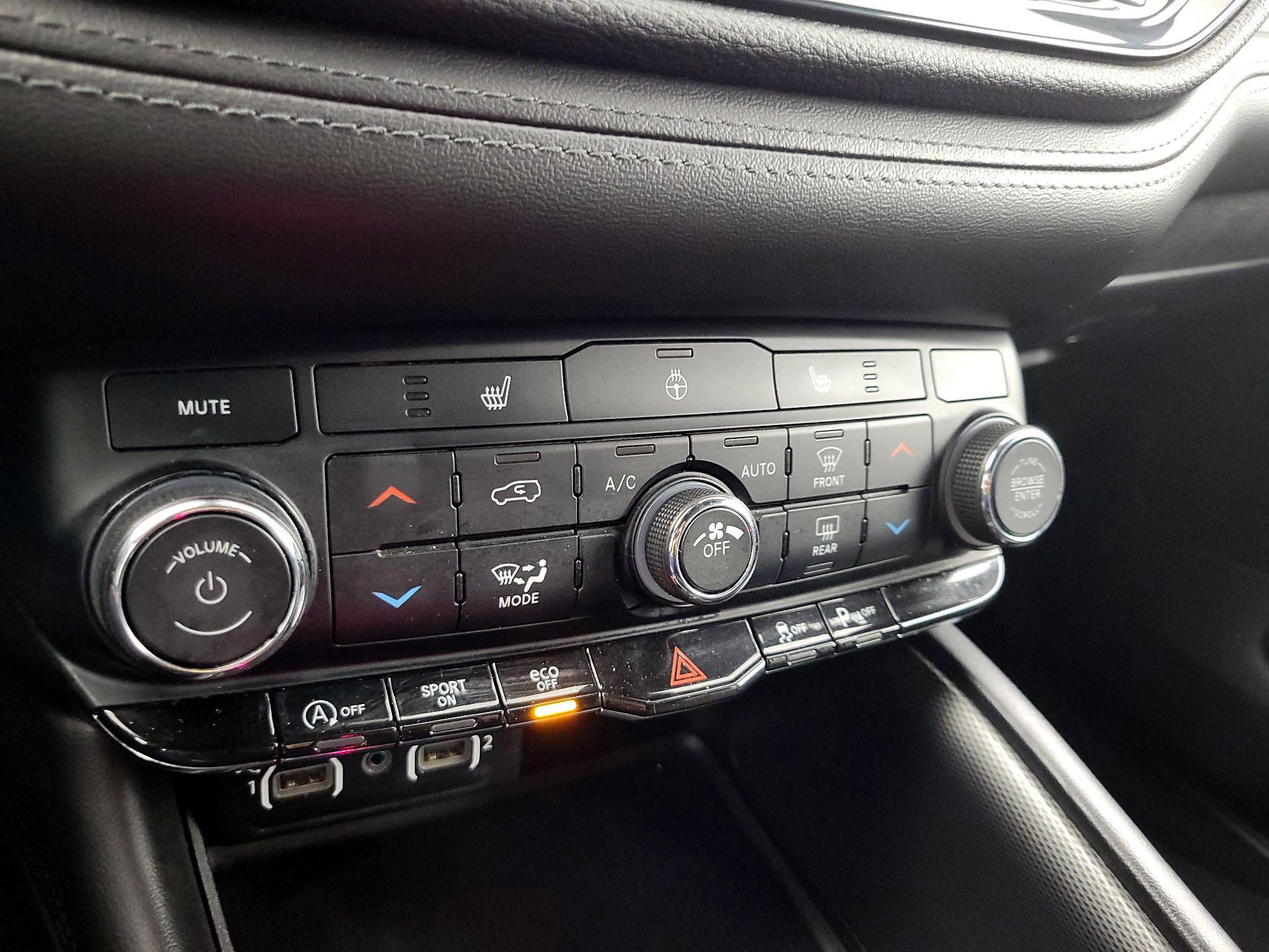 Thumbnail: 2022 Dodge Durango - 16