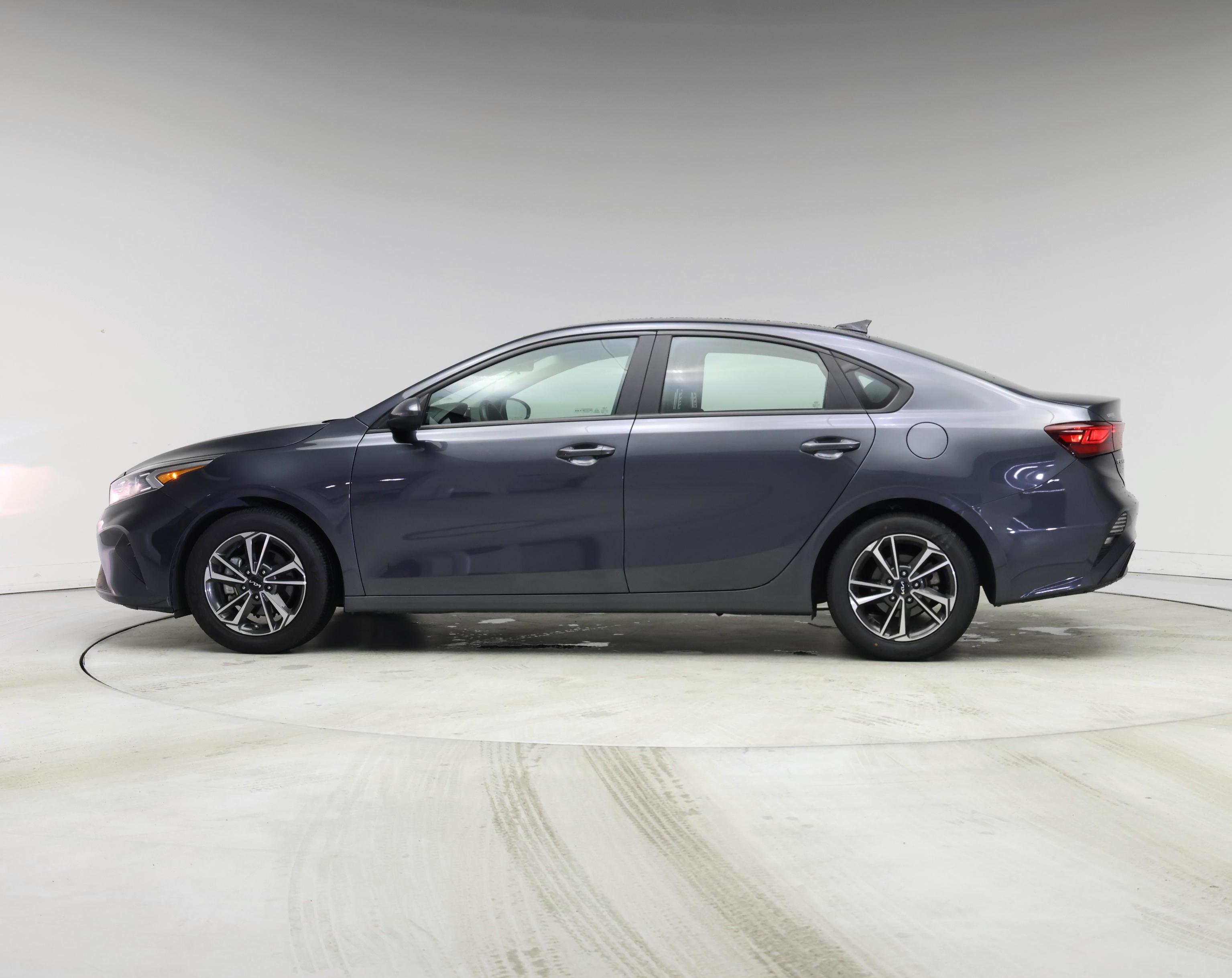 Thumbnail: 2023 Kia Forte - 3