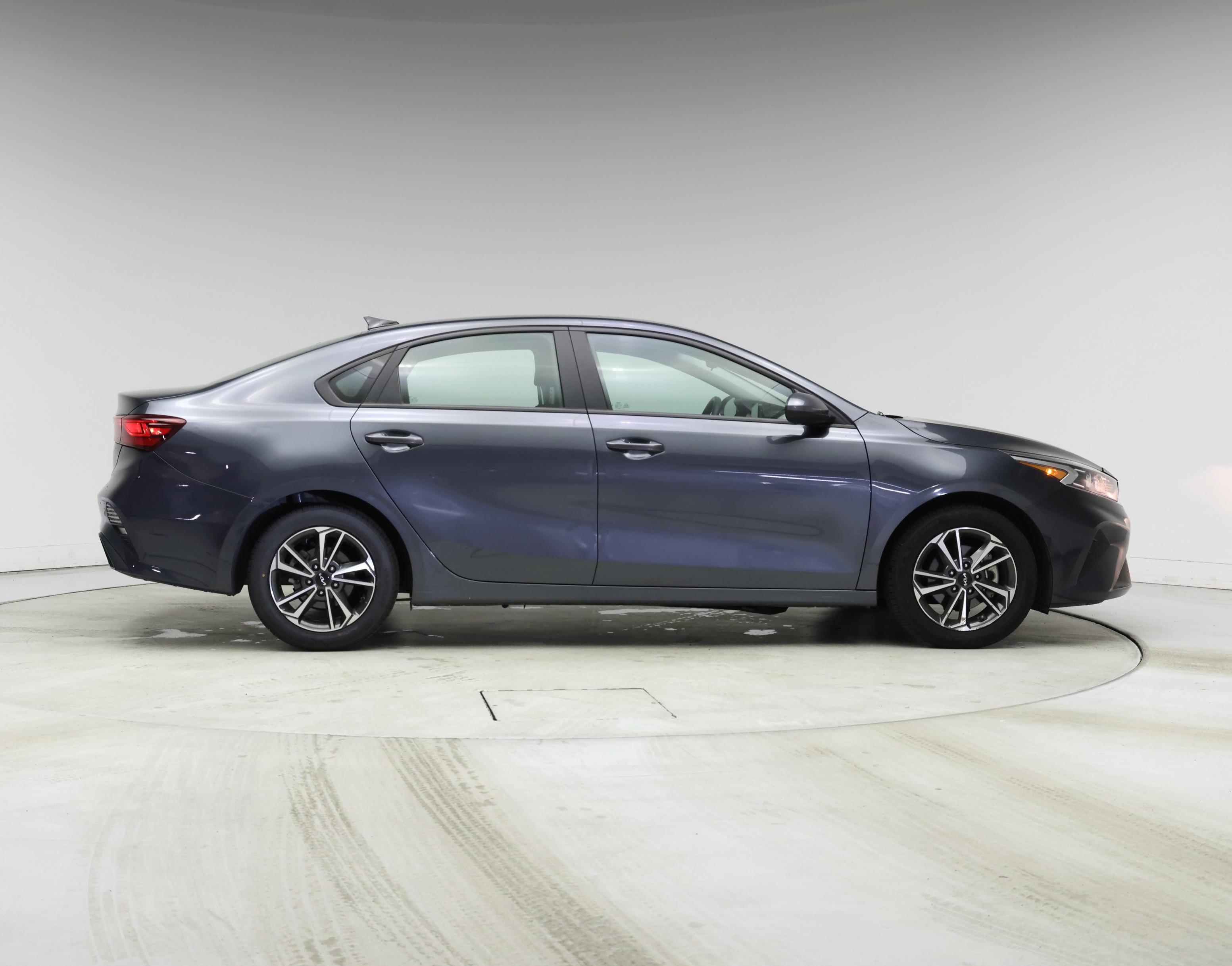 Thumbnail: 2023 Kia Forte - 7