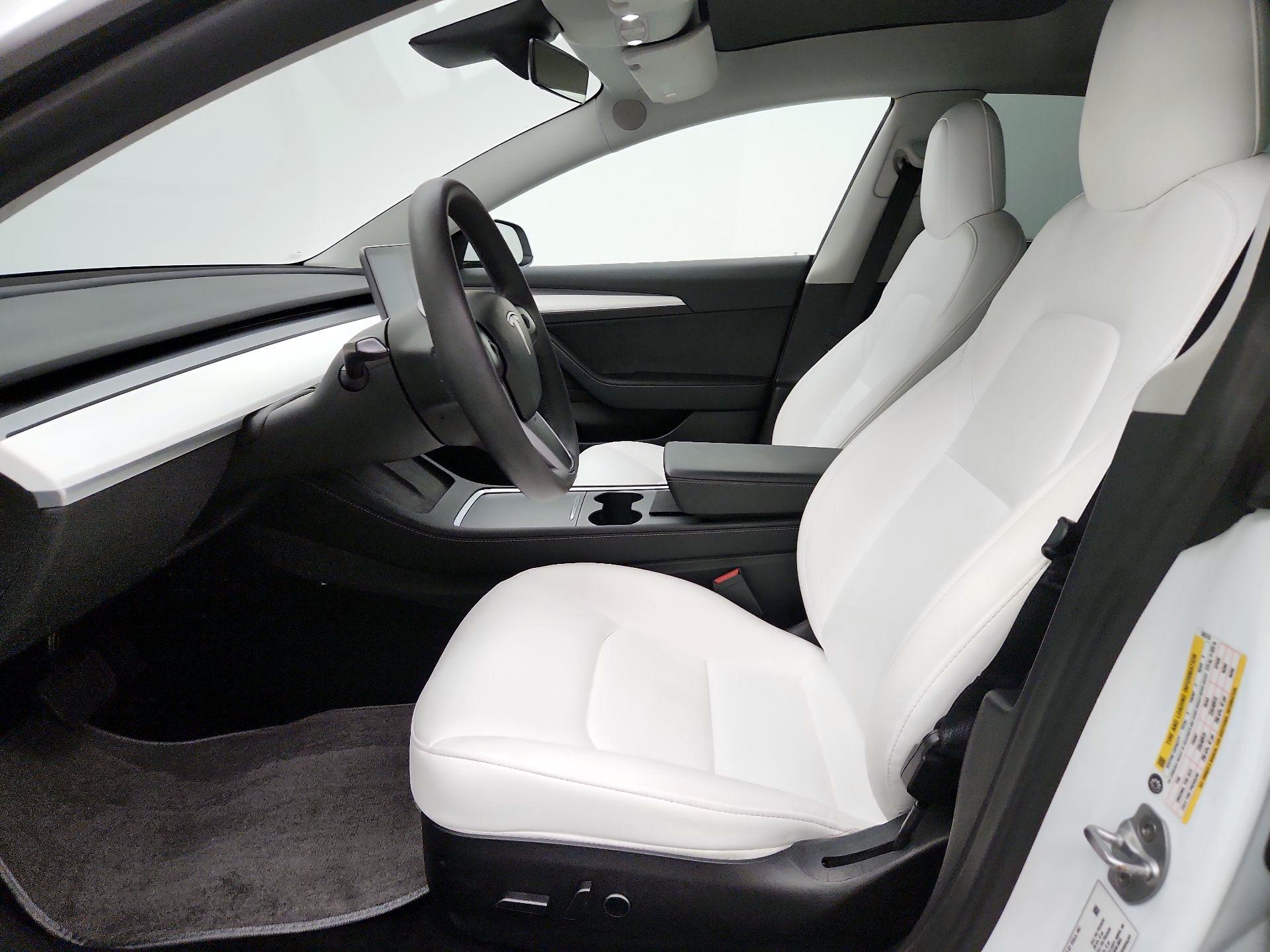 Thumbnail: 2022 Tesla Model 3 - 11