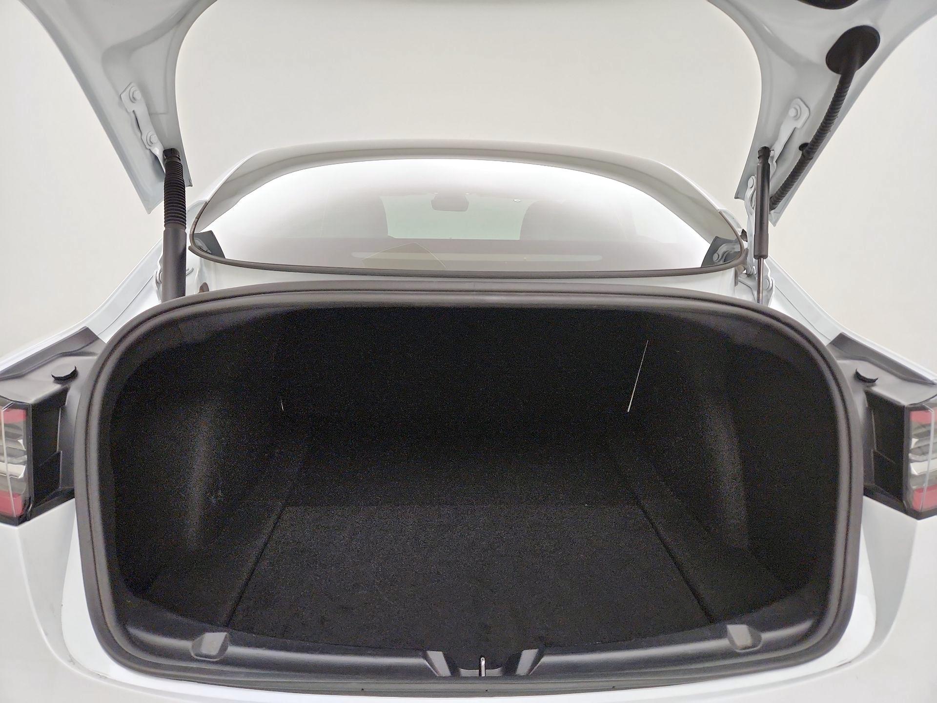 Thumbnail: 2022 Tesla Model 3 - 19