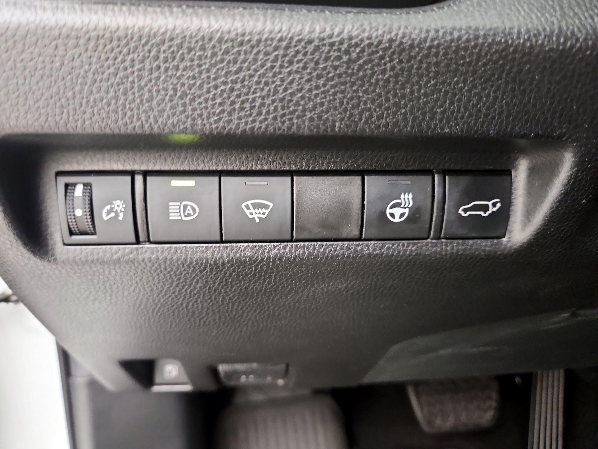 Thumbnail: 2021 Toyota RAV4 - 13