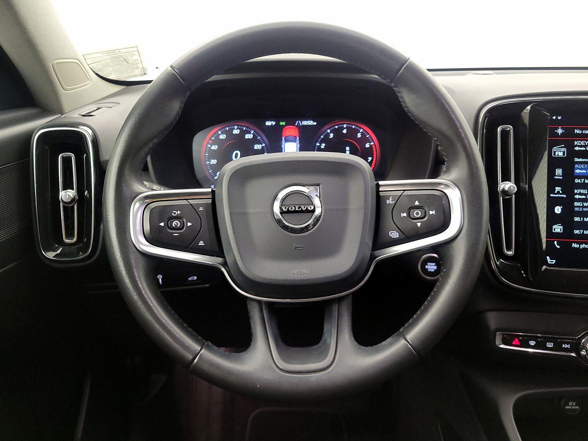 Thumbnail: 2020 Volvo XC40 - 10