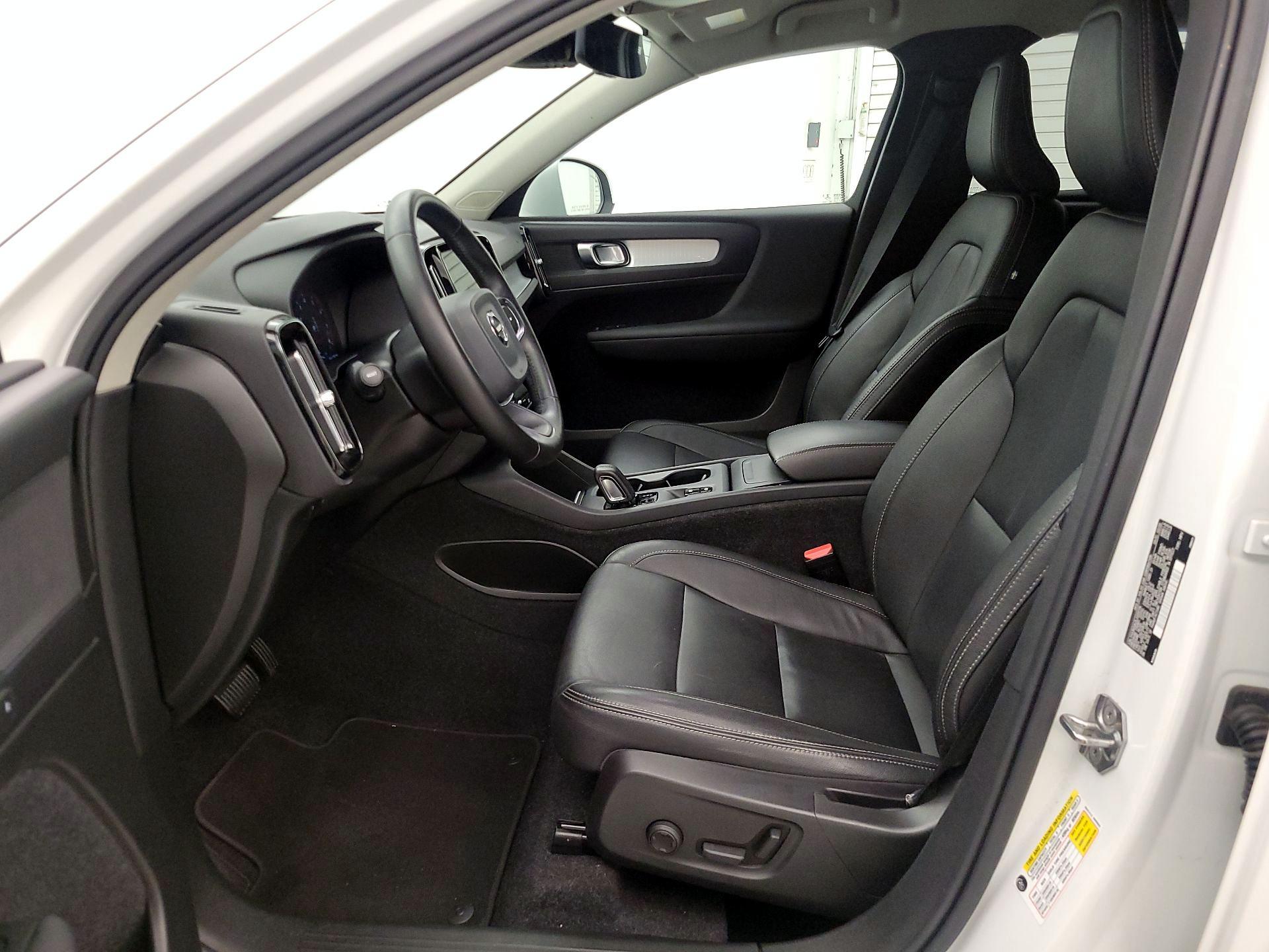 Thumbnail: 2020 Volvo XC40 - 11