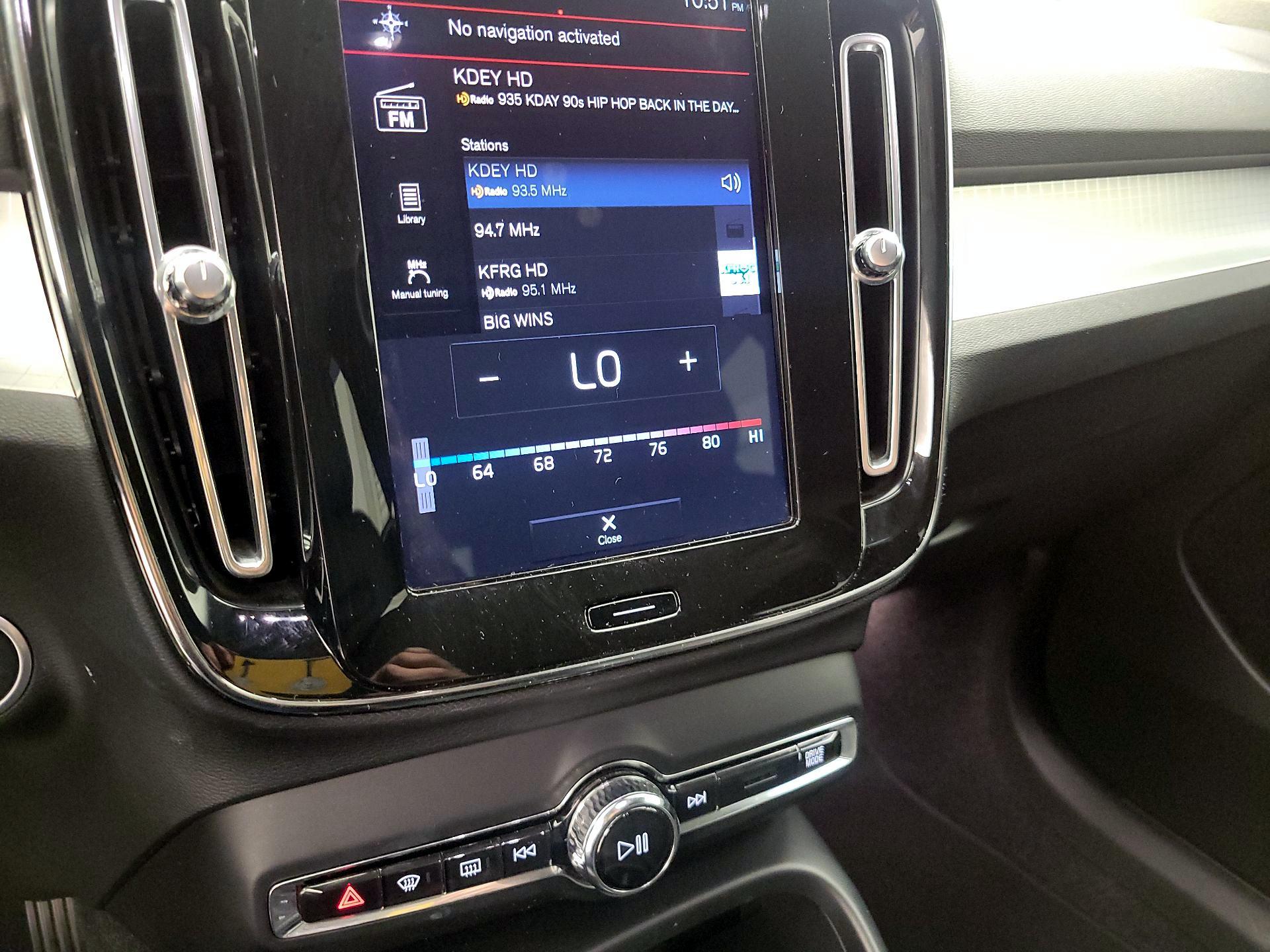 Thumbnail: 2020 Volvo XC40 - 16