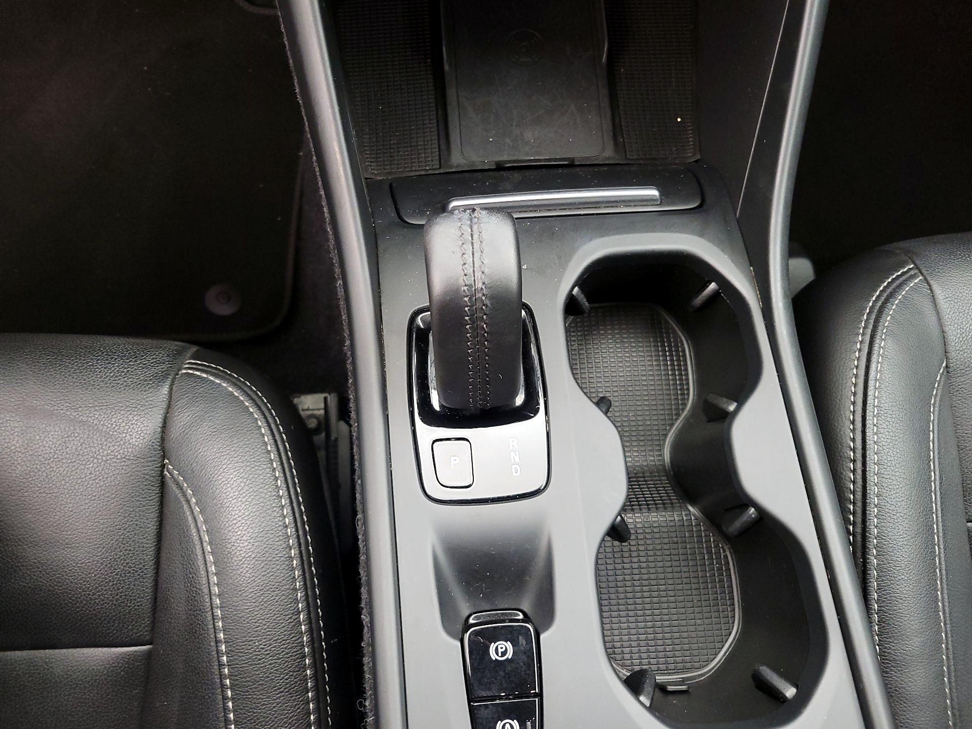 Thumbnail: 2020 Volvo XC40 - 17