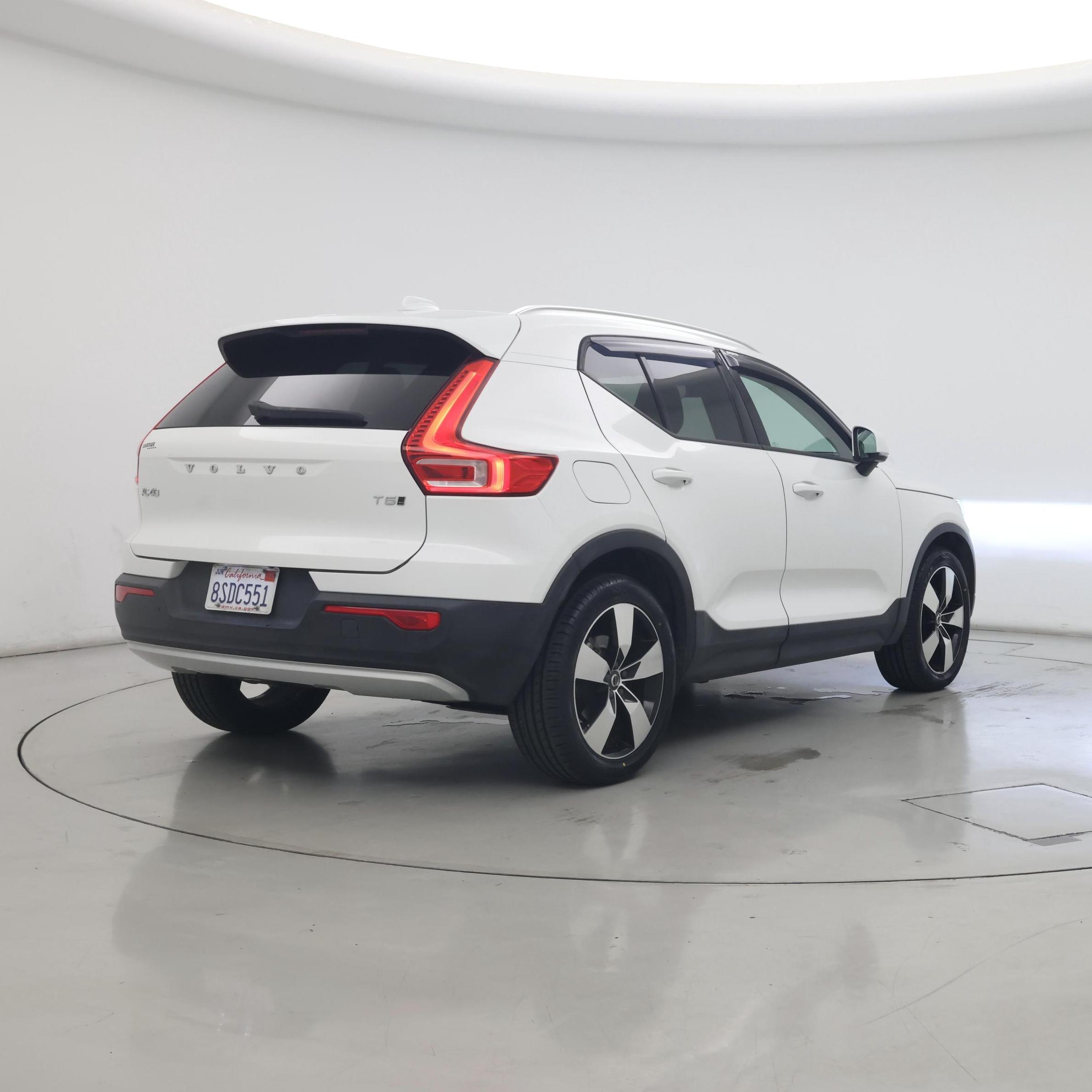 Thumbnail: 2020 Volvo XC40 - 8