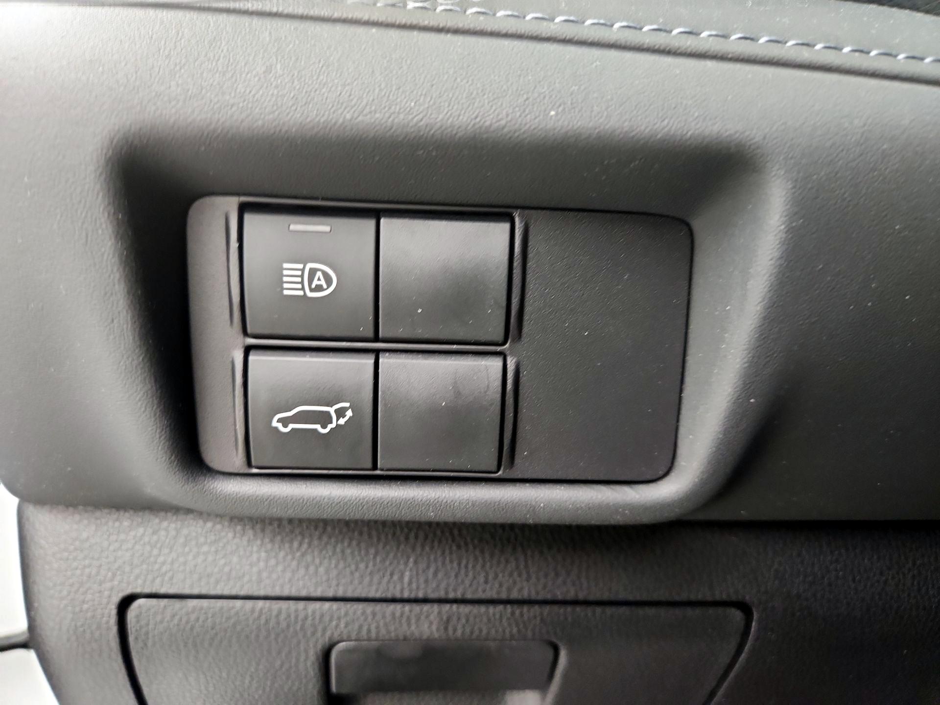 Thumbnail: 2022 Toyota Highlander - 13
