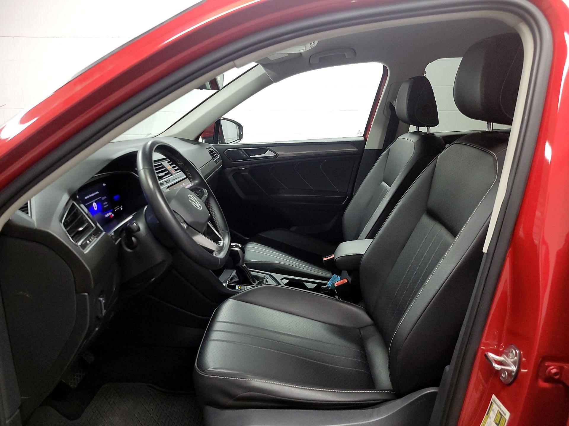 Thumbnail: 2022 Volkswagen Tiguan - 11