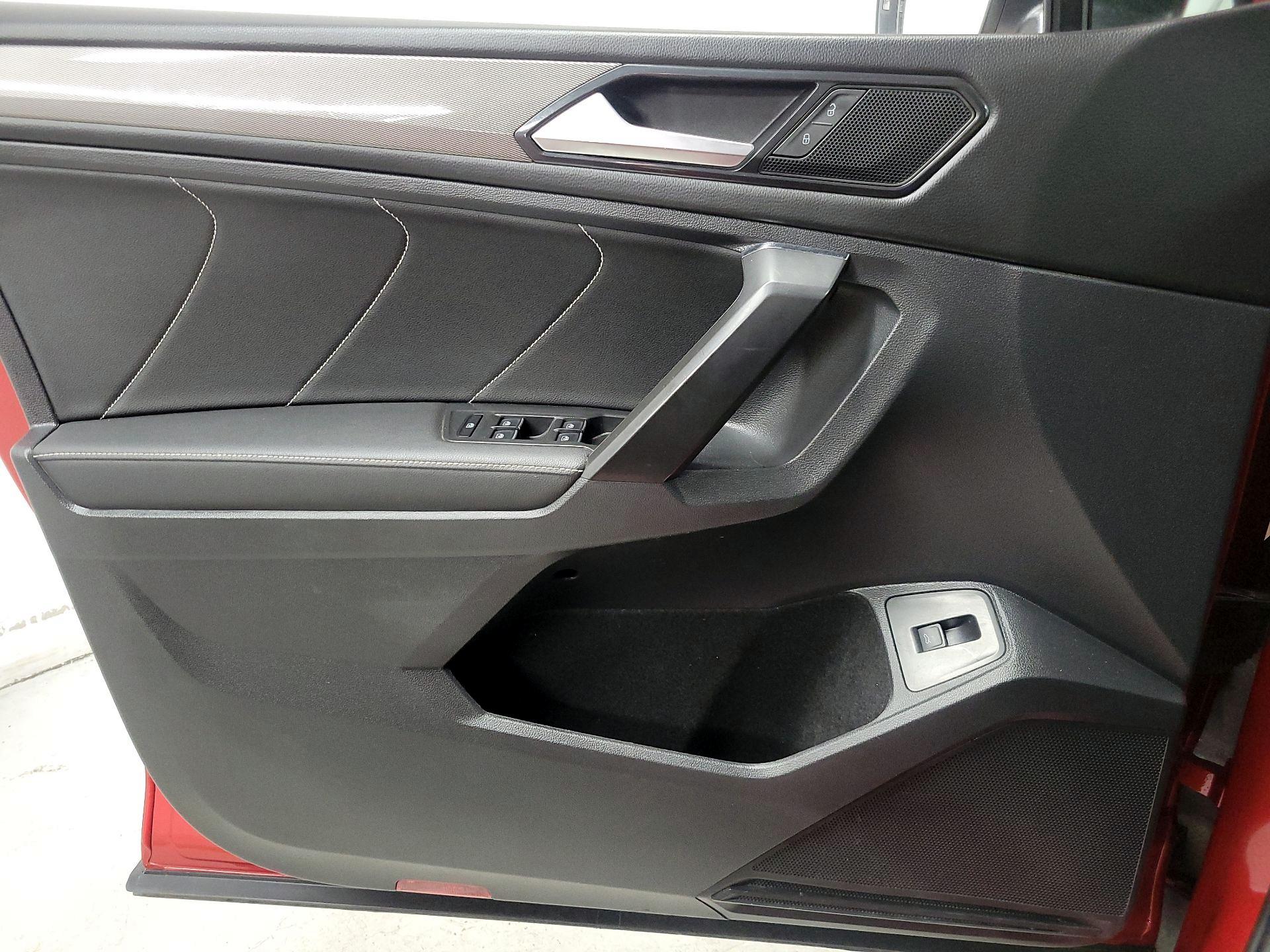 Thumbnail: 2022 Volkswagen Tiguan - 12