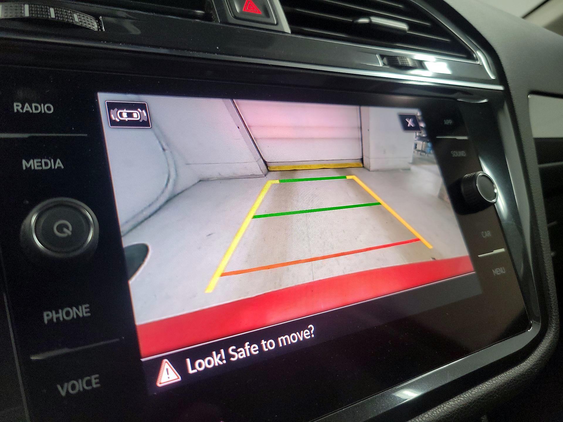 Thumbnail: 2022 Volkswagen Tiguan - 14