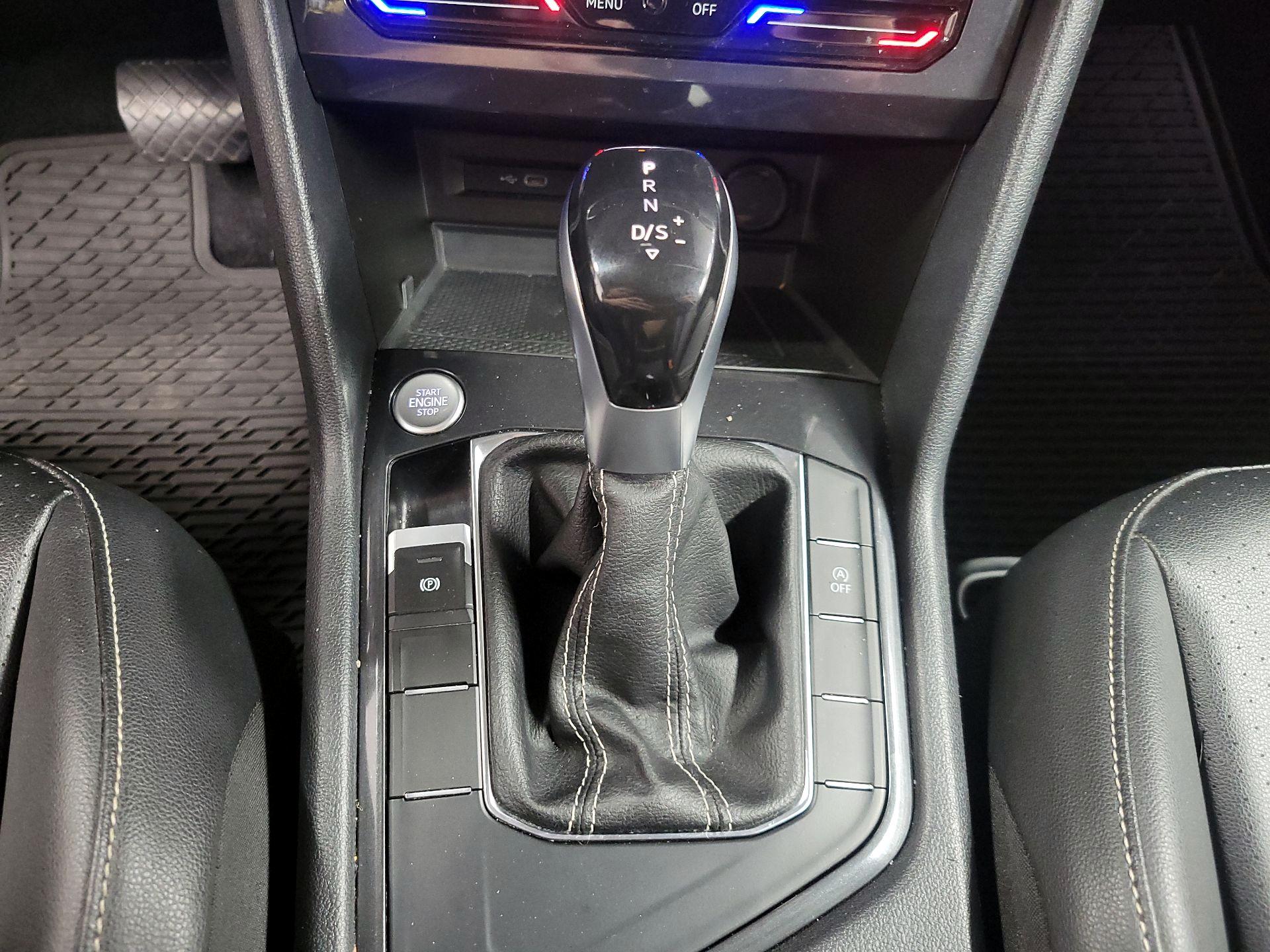 Thumbnail: 2022 Volkswagen Tiguan - 17