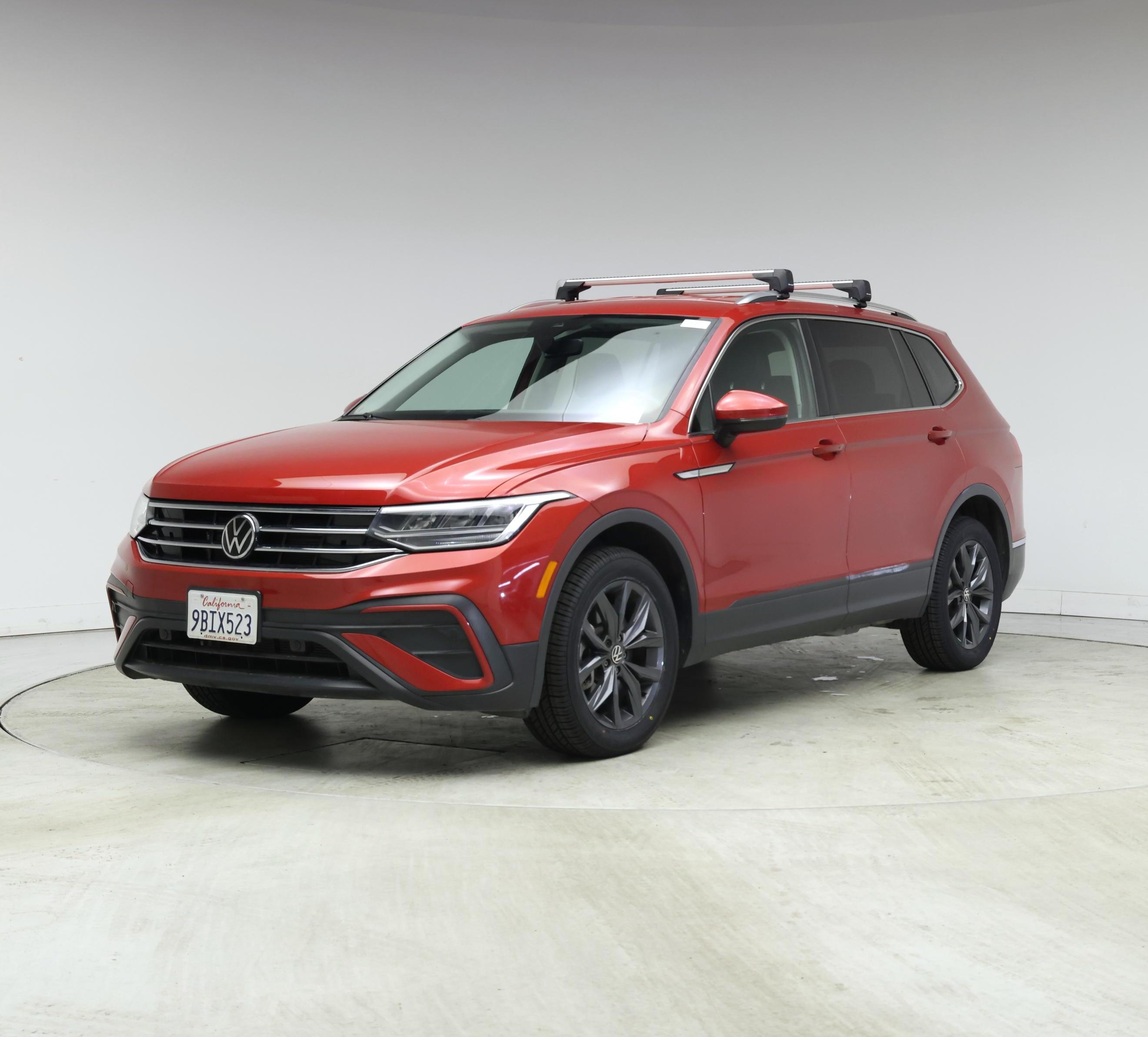 Thumbnail: 2022 Volkswagen Tiguan - 4