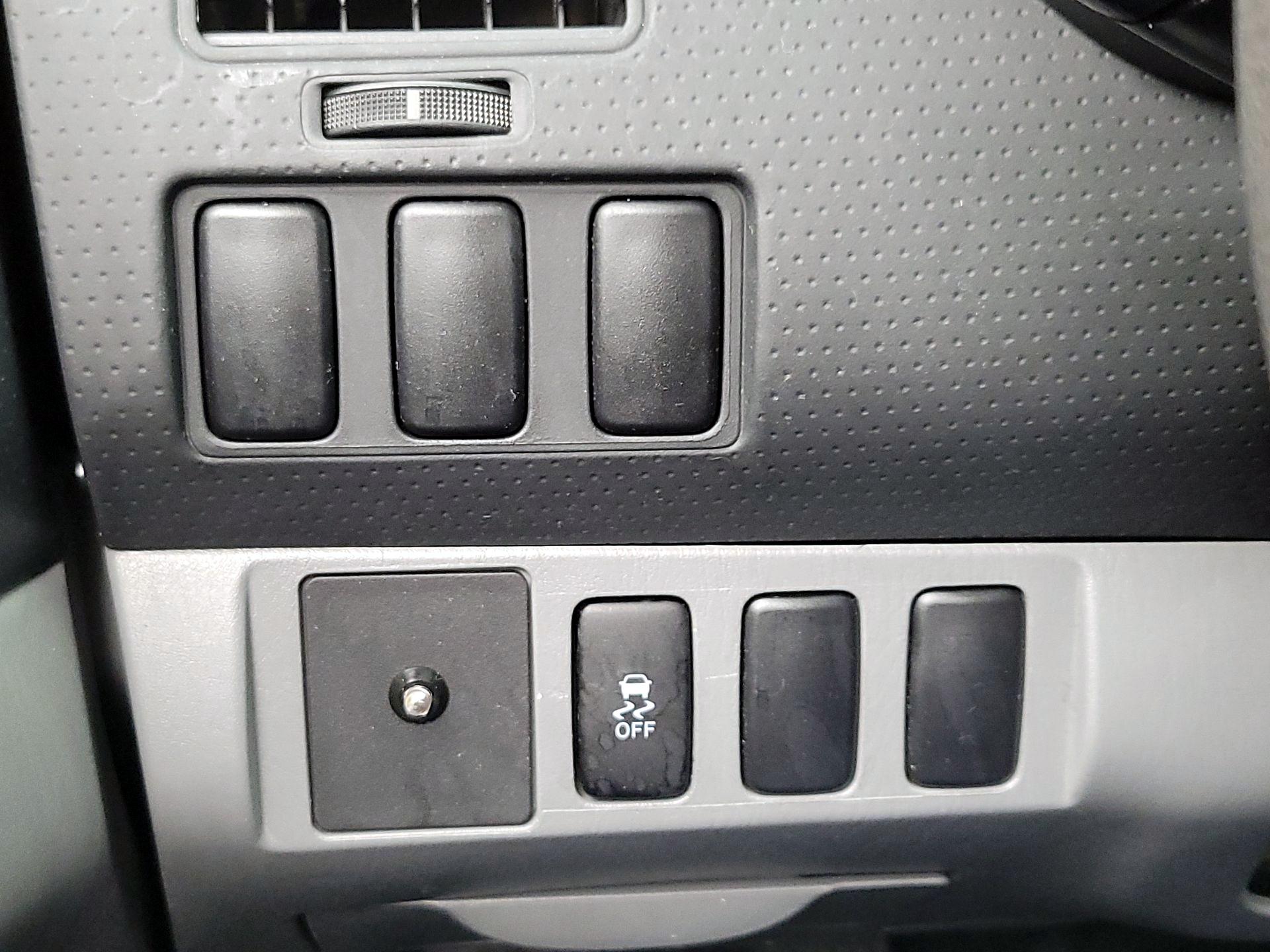 Thumbnail: 2014 Toyota Tacoma - 13