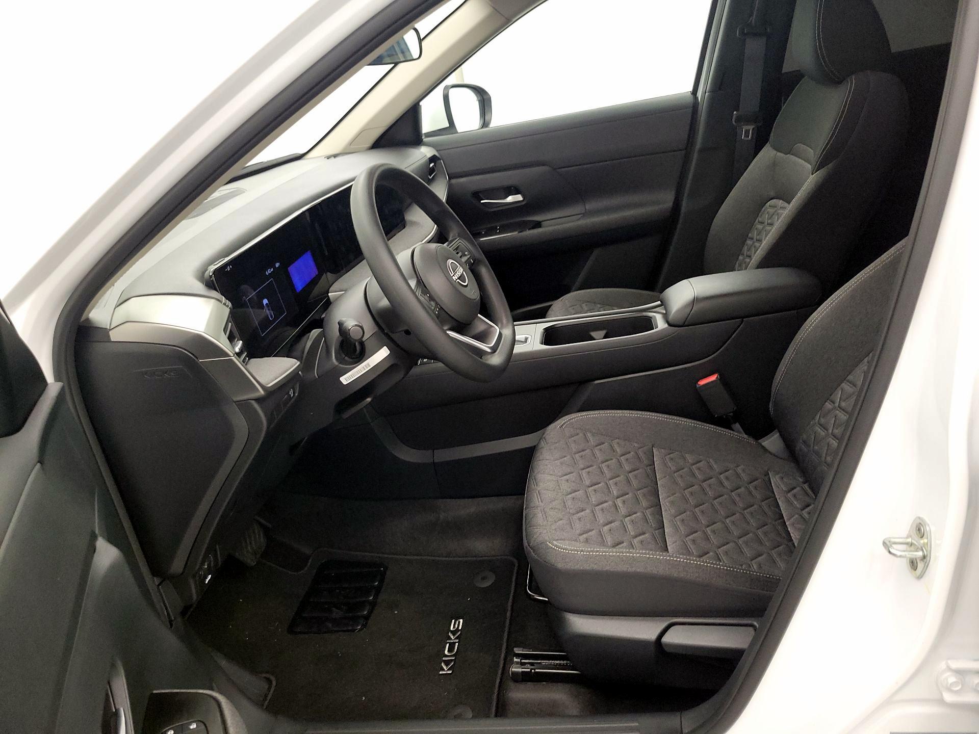 Thumbnail: 2025 Nissan Kicks - 11