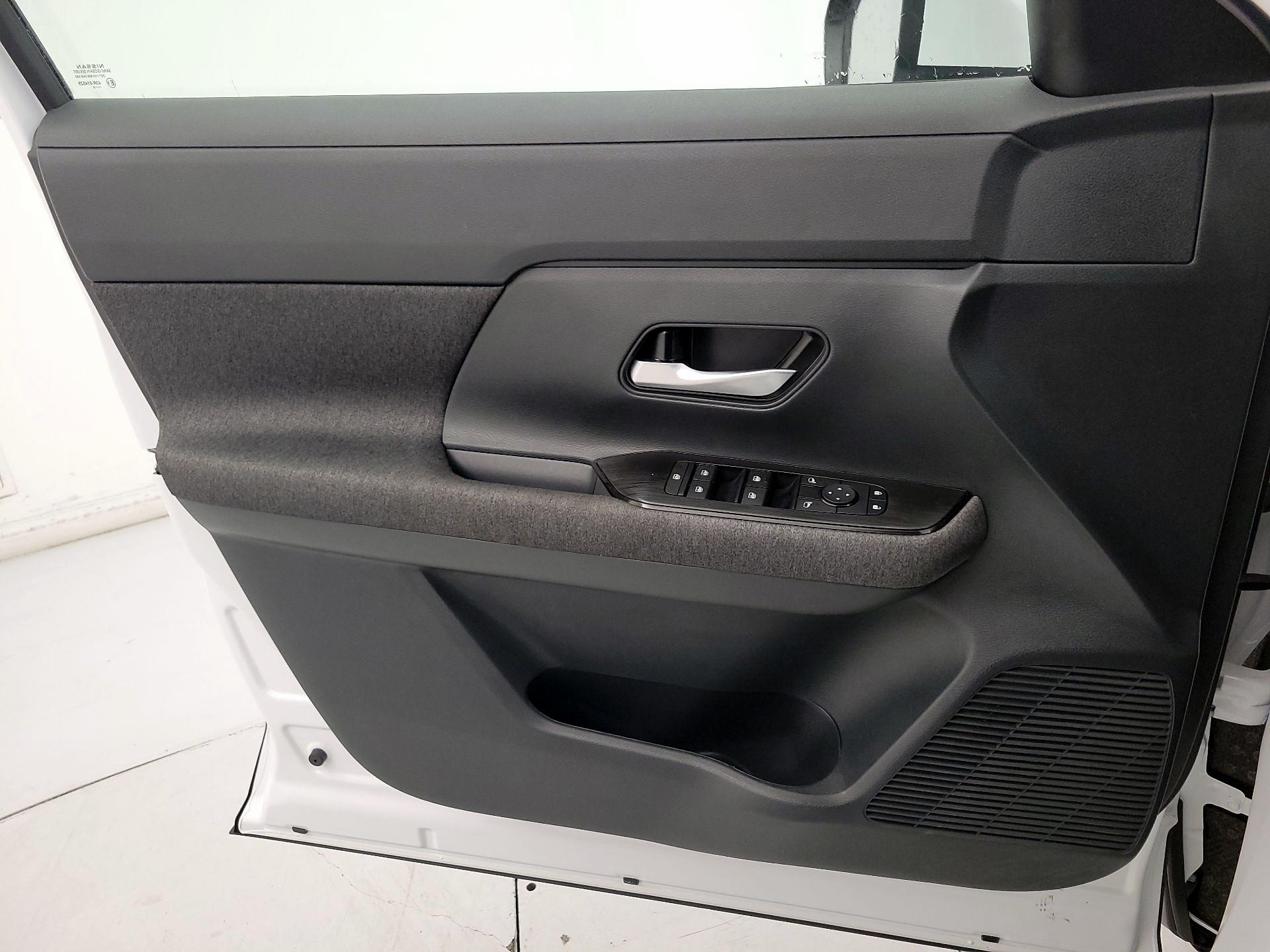 Thumbnail: 2025 Nissan Kicks - 12