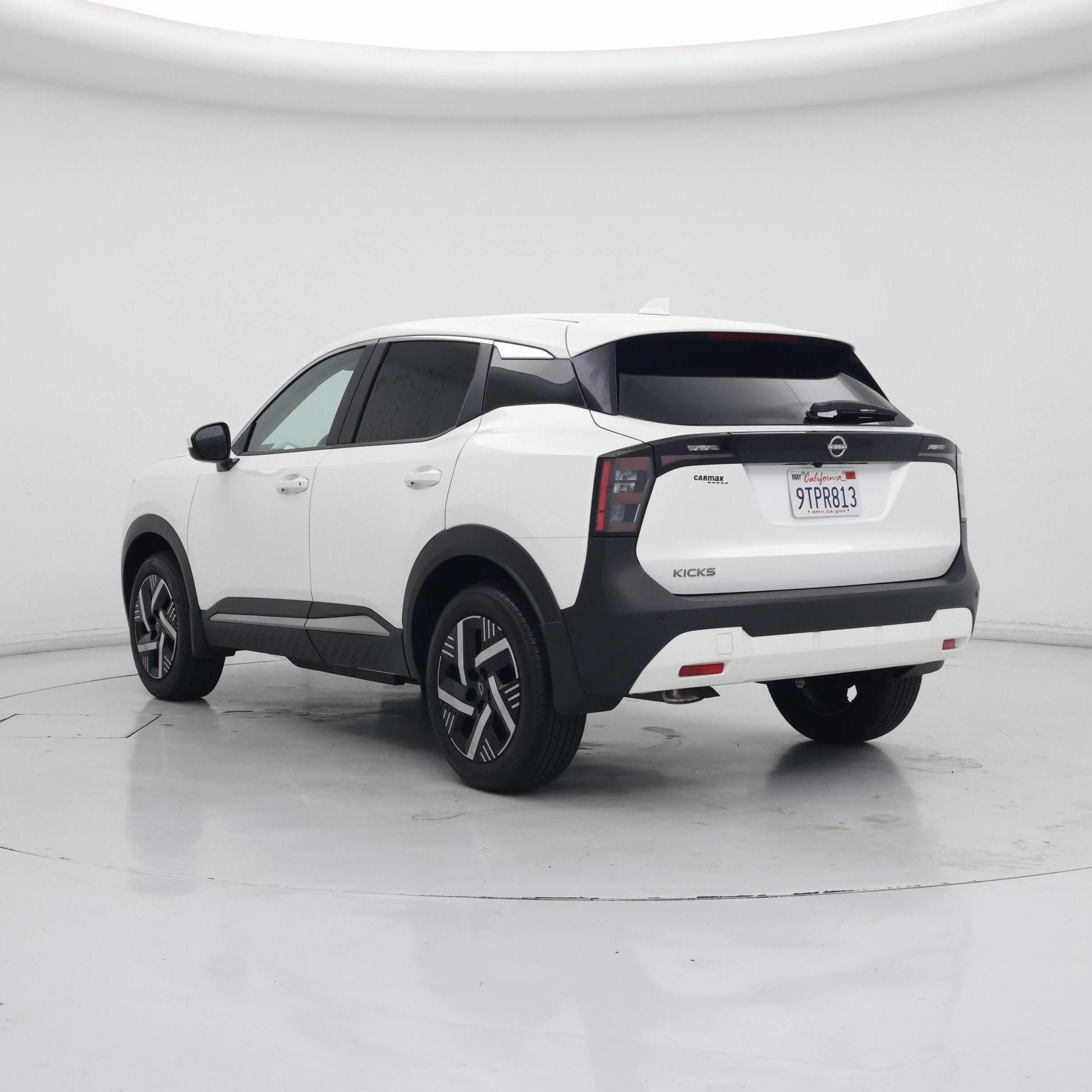 Thumbnail: 2025 Nissan Kicks - 2