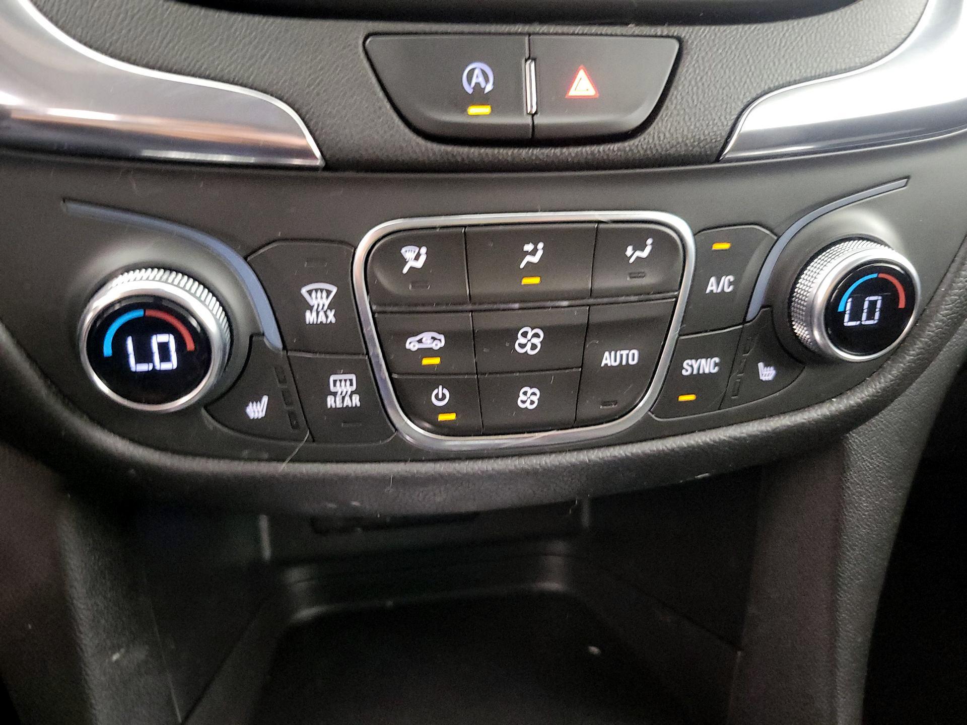 Thumbnail: 2022 Chevrolet Equinox - 16