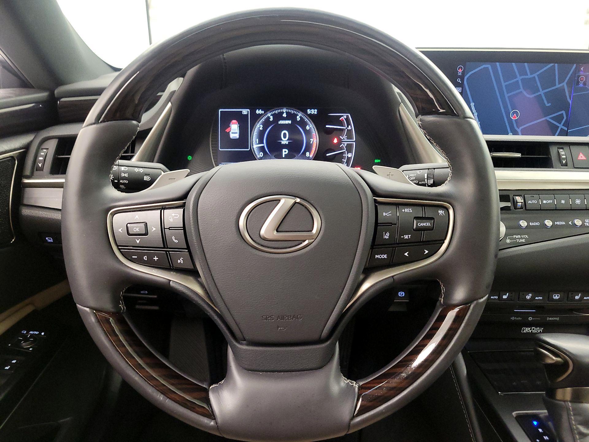 Thumbnail: 2021 Lexus ES - 10