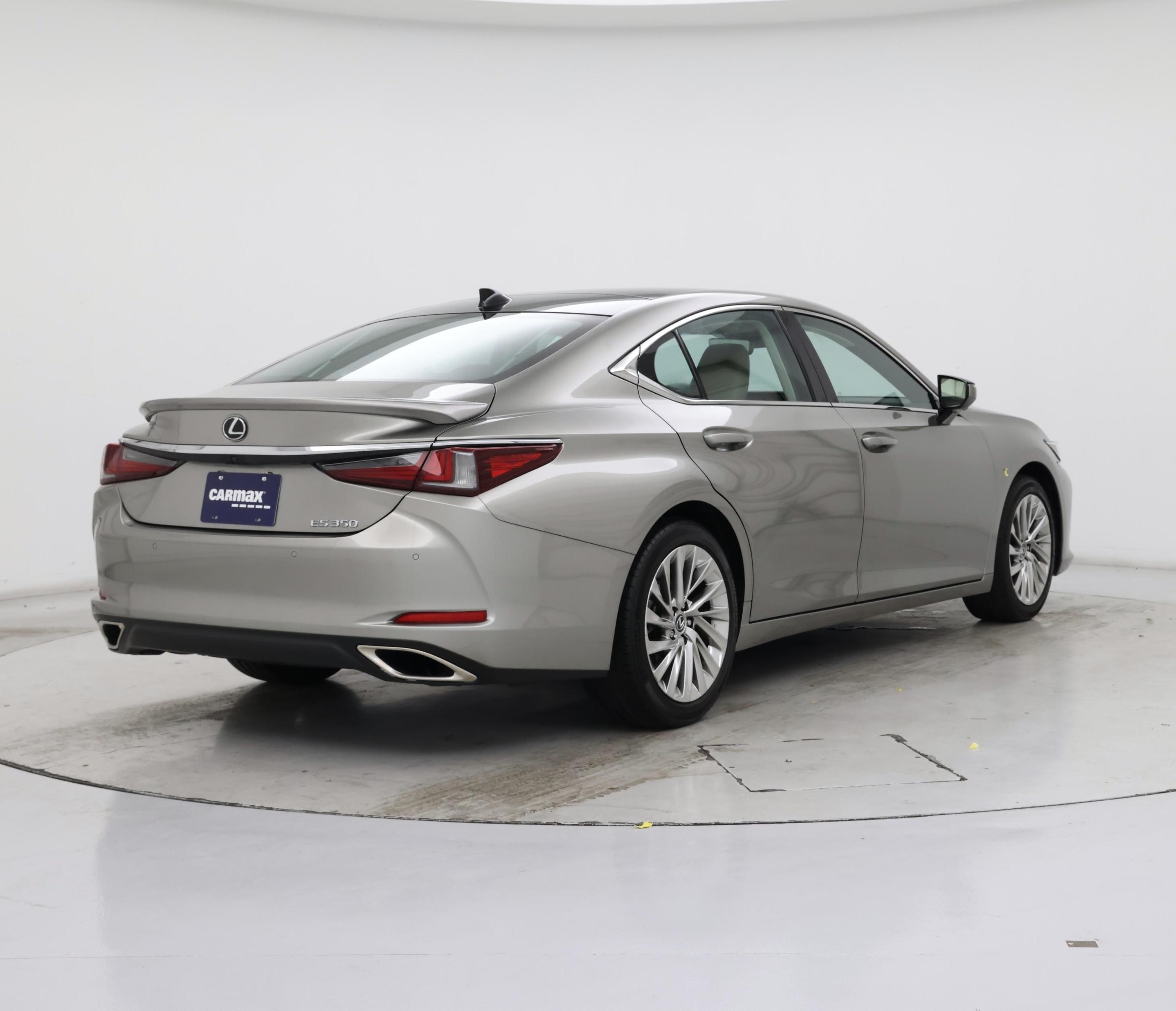 Thumbnail: 2021 Lexus ES - 8