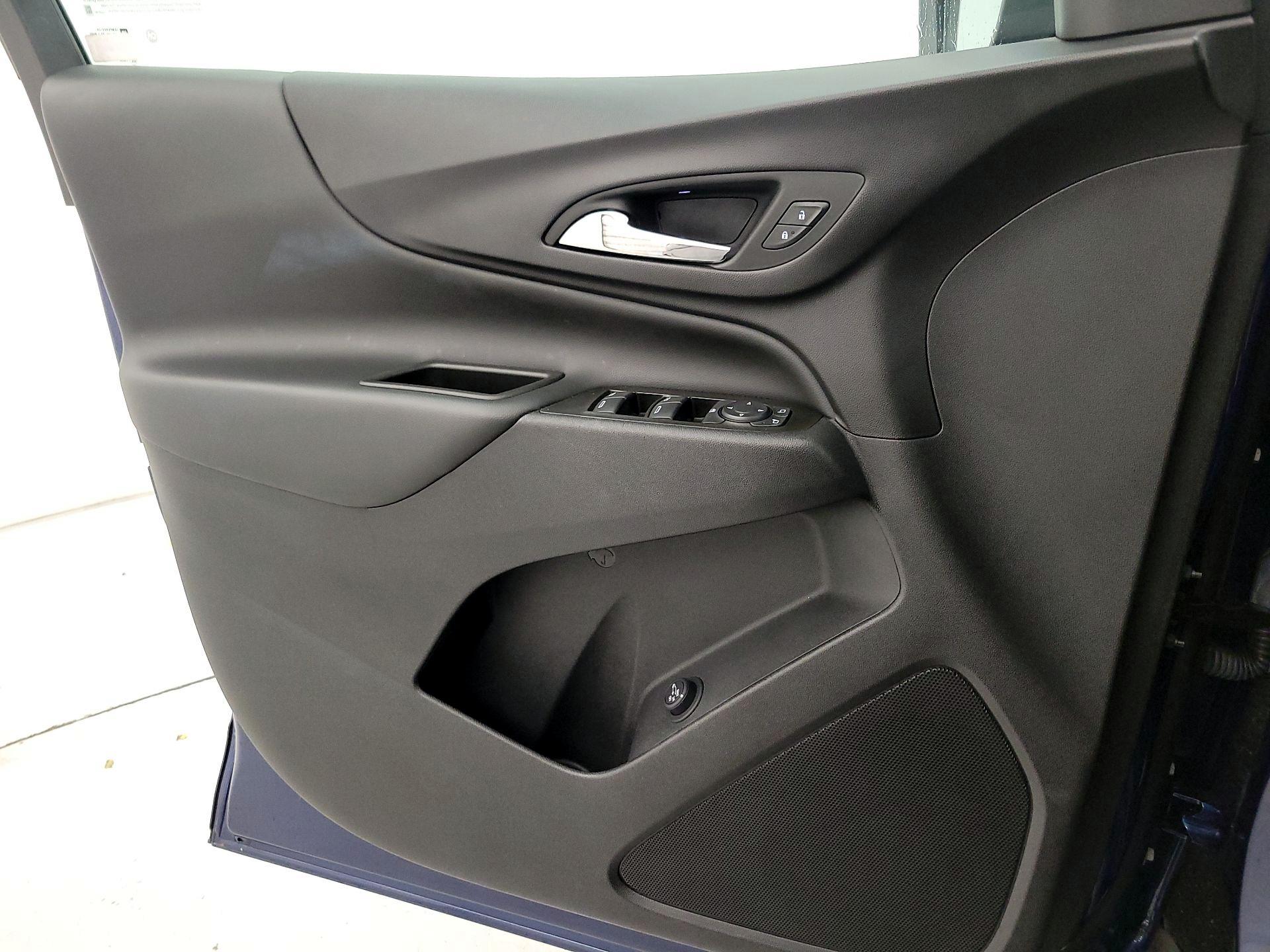 Thumbnail: 2022 Chevrolet Equinox - 12