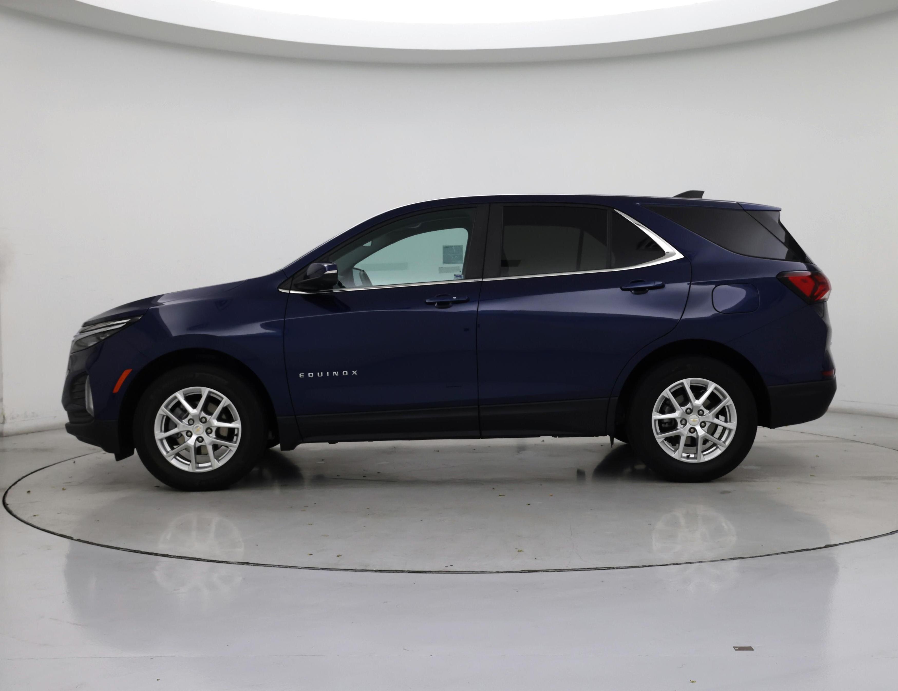 Thumbnail: 2022 Chevrolet Equinox - 3