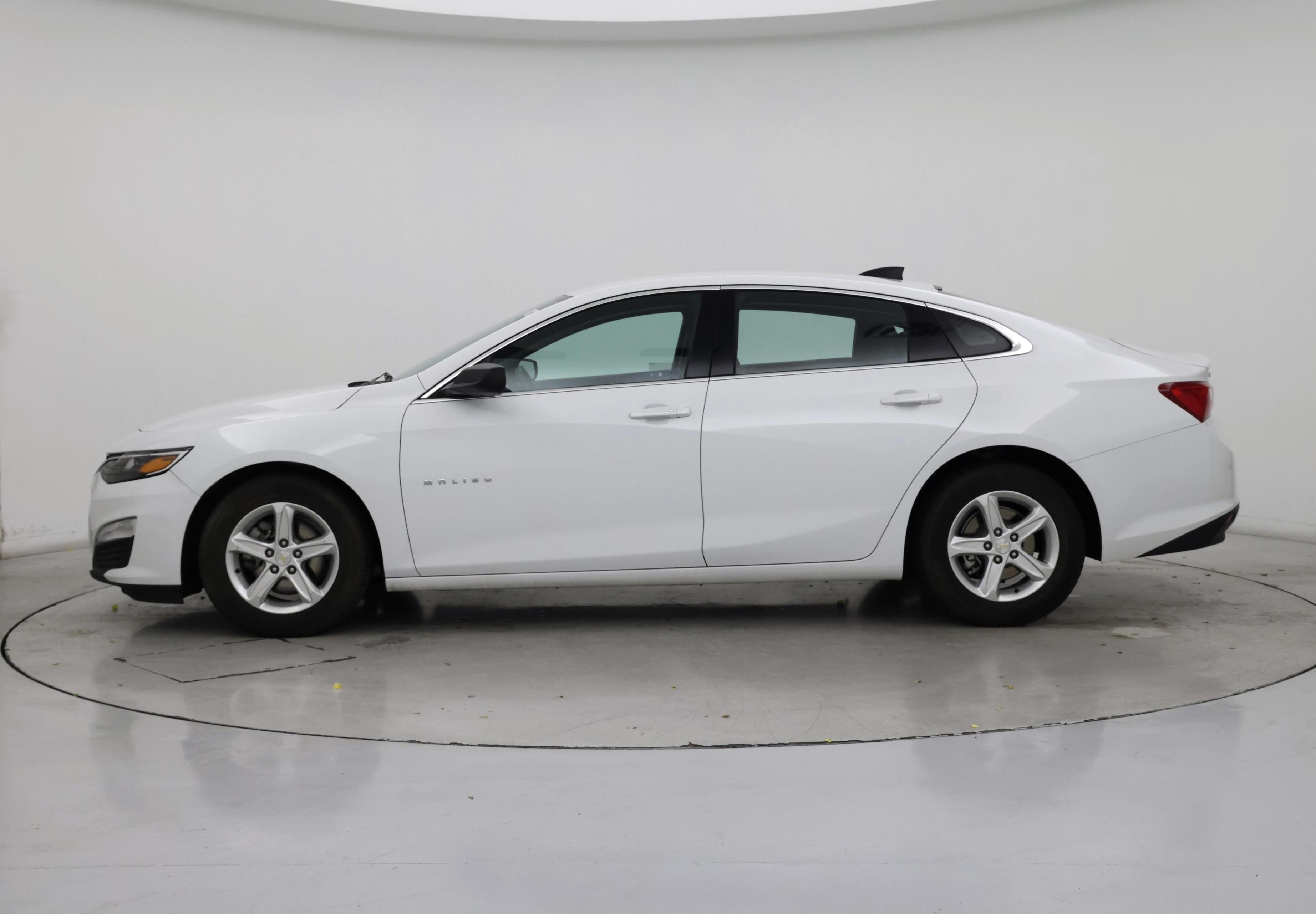 Thumbnail: 2023 Chevrolet Malibu - 3