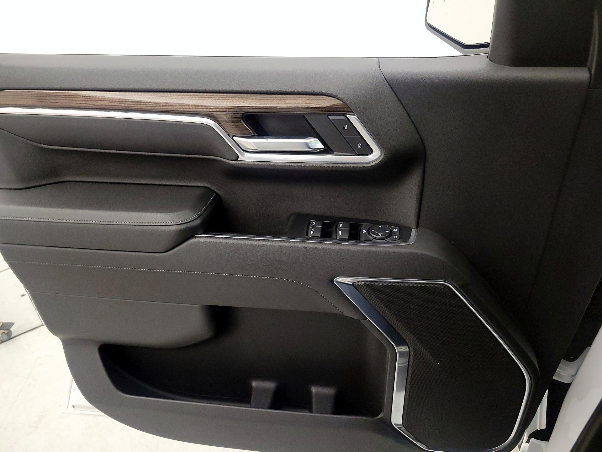 Thumbnail: 2022 Chevrolet Silverado 1500 - 12