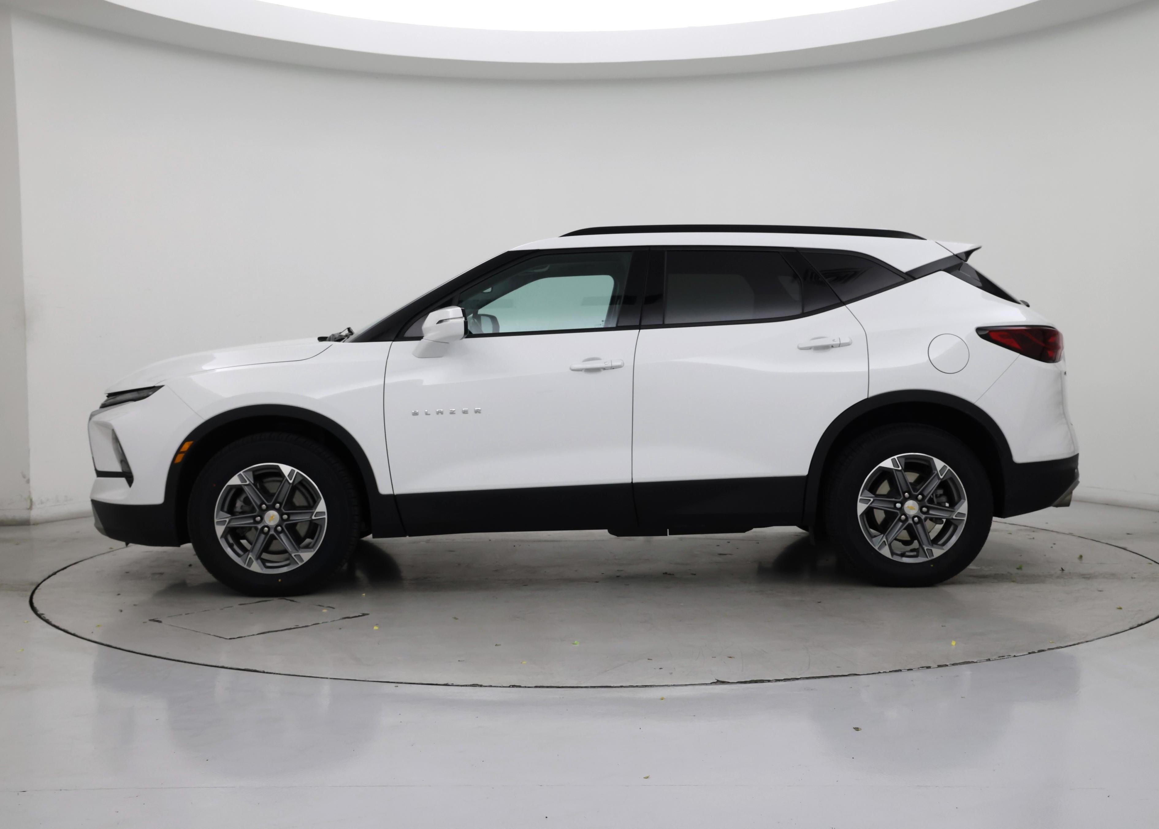 Thumbnail: 2023 Chevrolet Blazer - 3