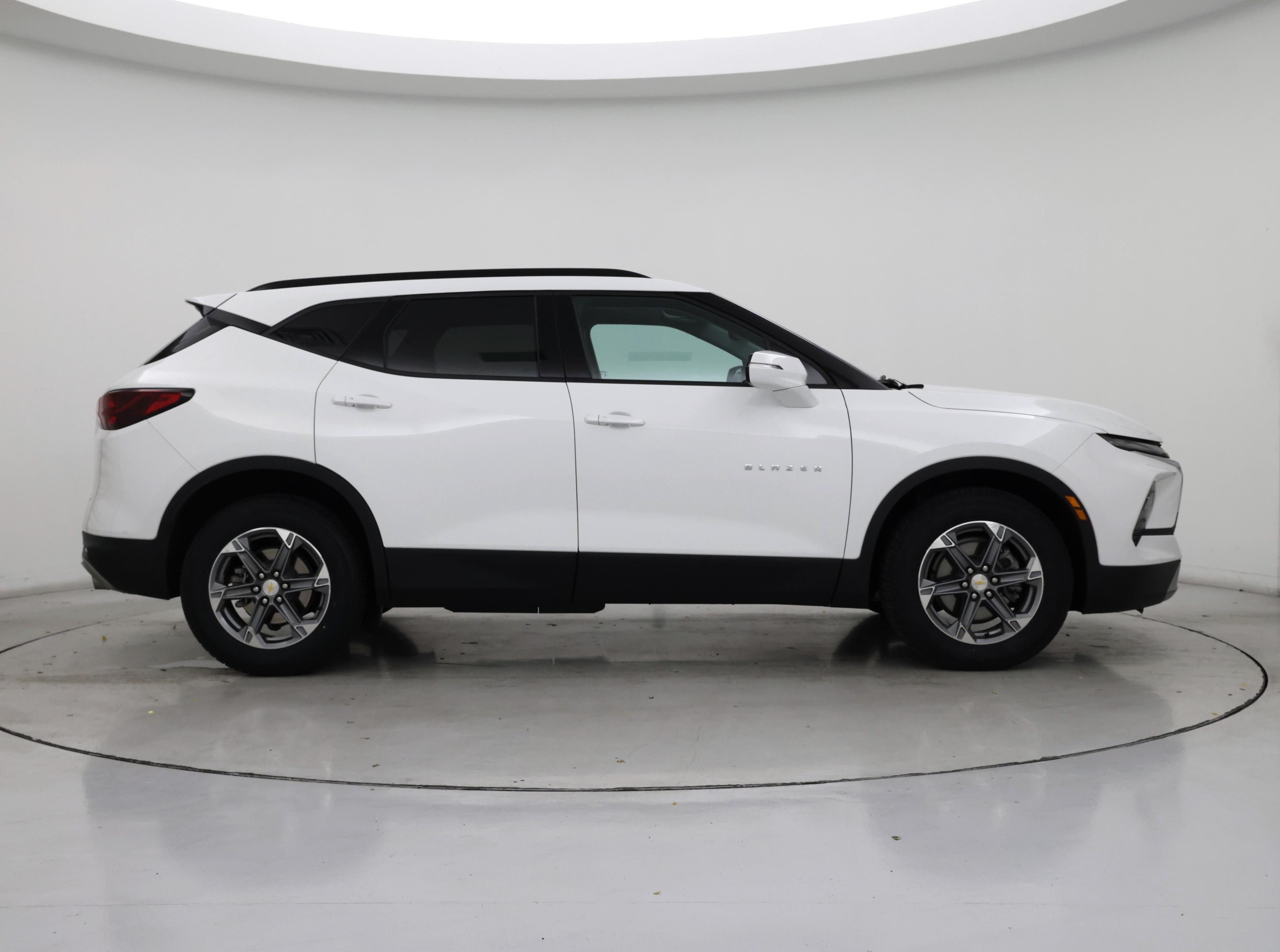 Thumbnail: 2023 Chevrolet Blazer - 7