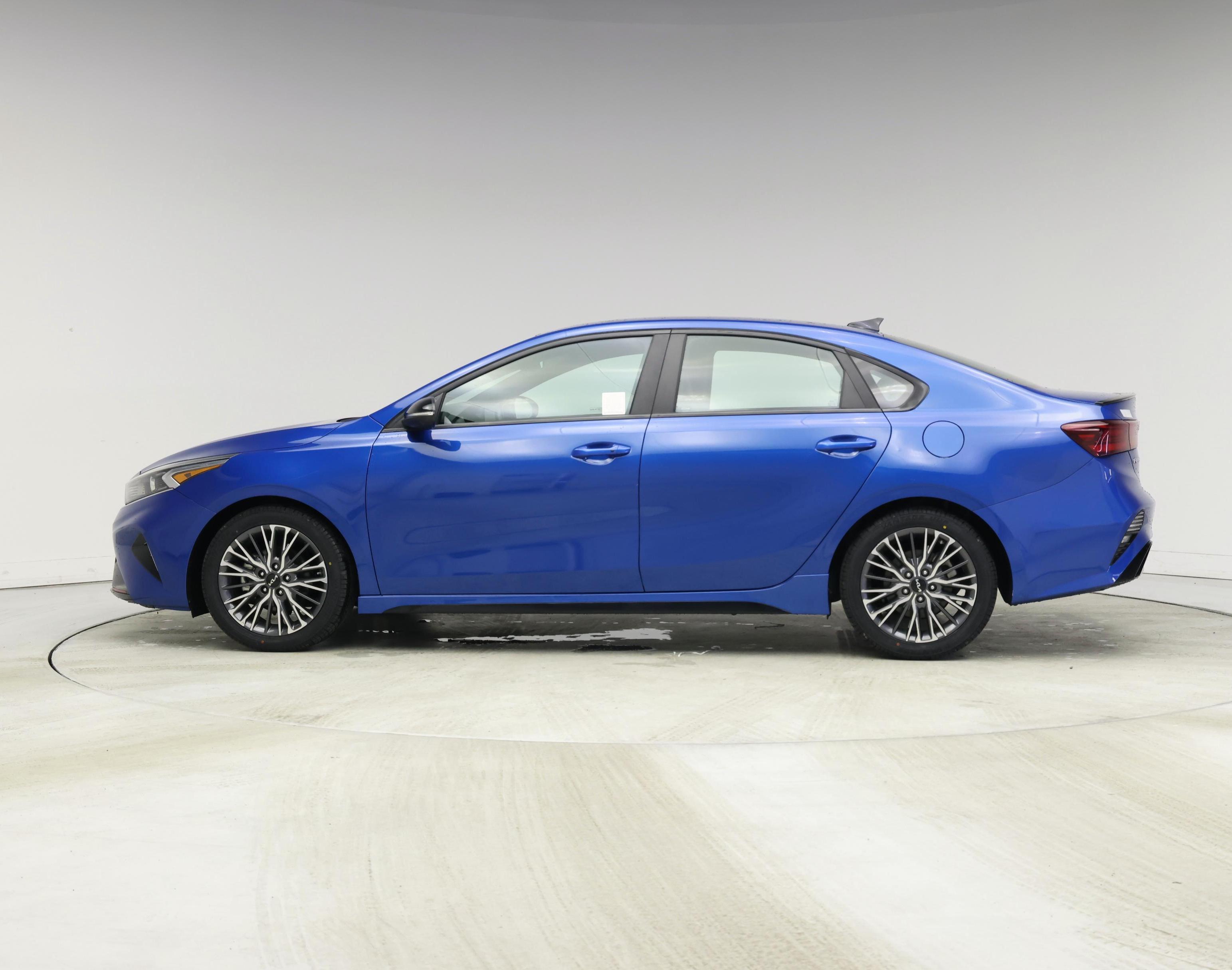 Thumbnail: 2023 Kia Forte - 3