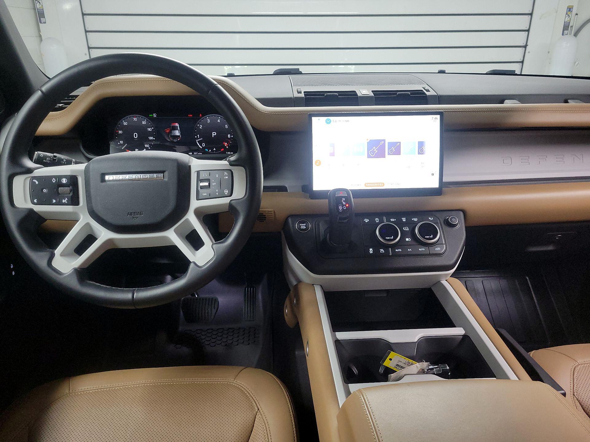 Thumbnail: 2025 Land Rover Defender - 9