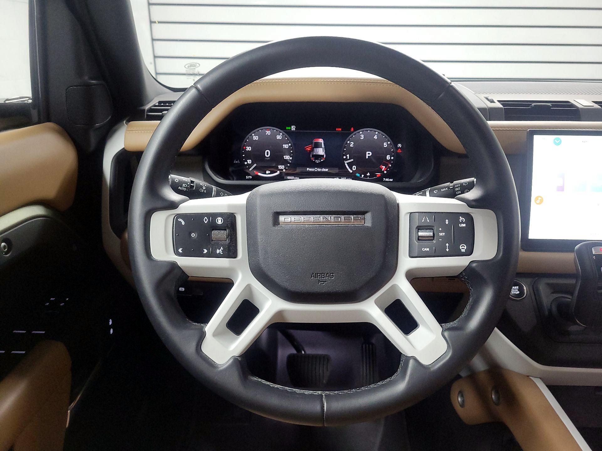 Thumbnail: 2025 Land Rover Defender - 10