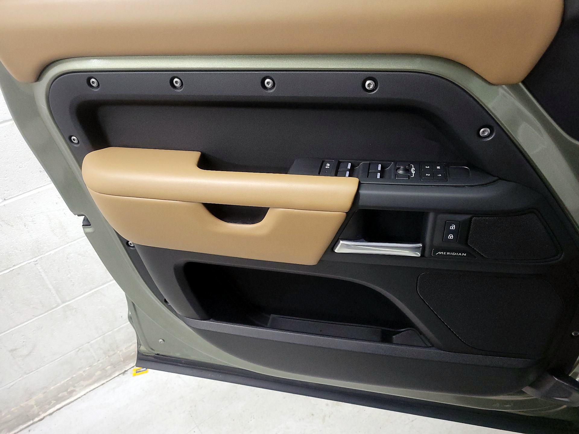Thumbnail: 2025 Land Rover Defender - 12