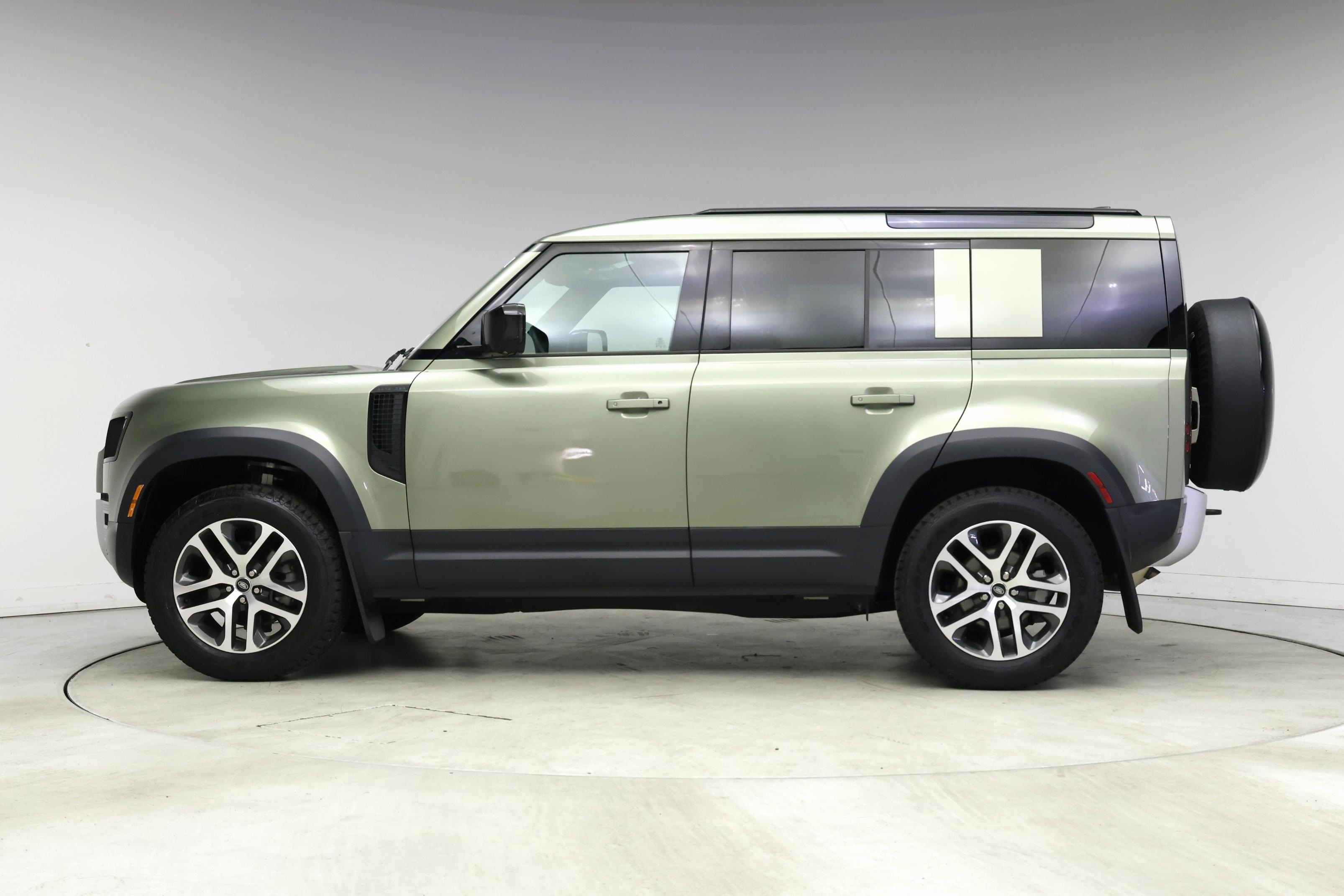 Thumbnail: 2025 Land Rover Defender - 3
