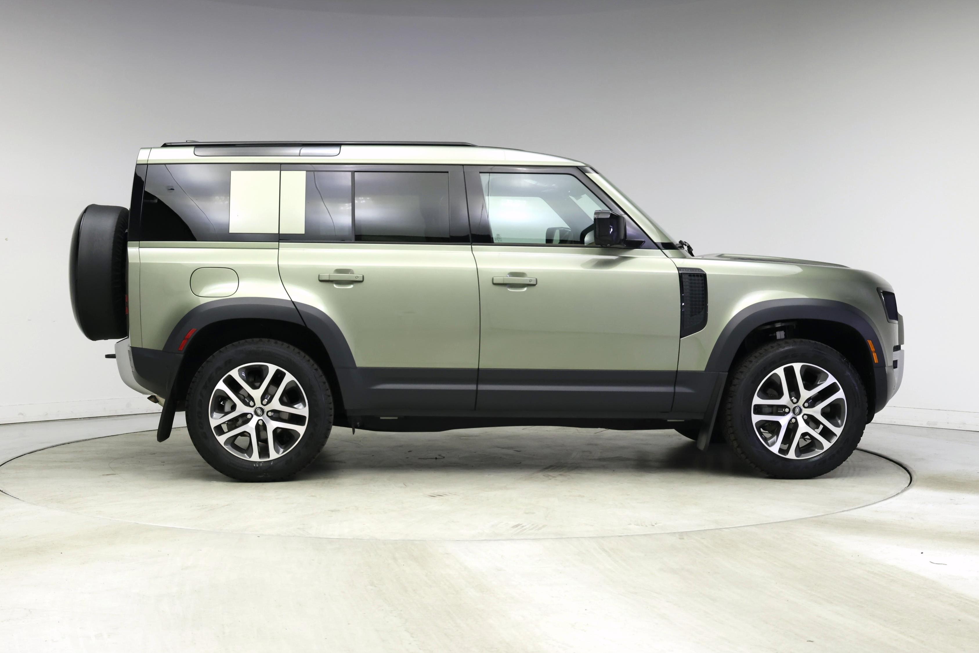 Thumbnail: 2025 Land Rover Defender - 7