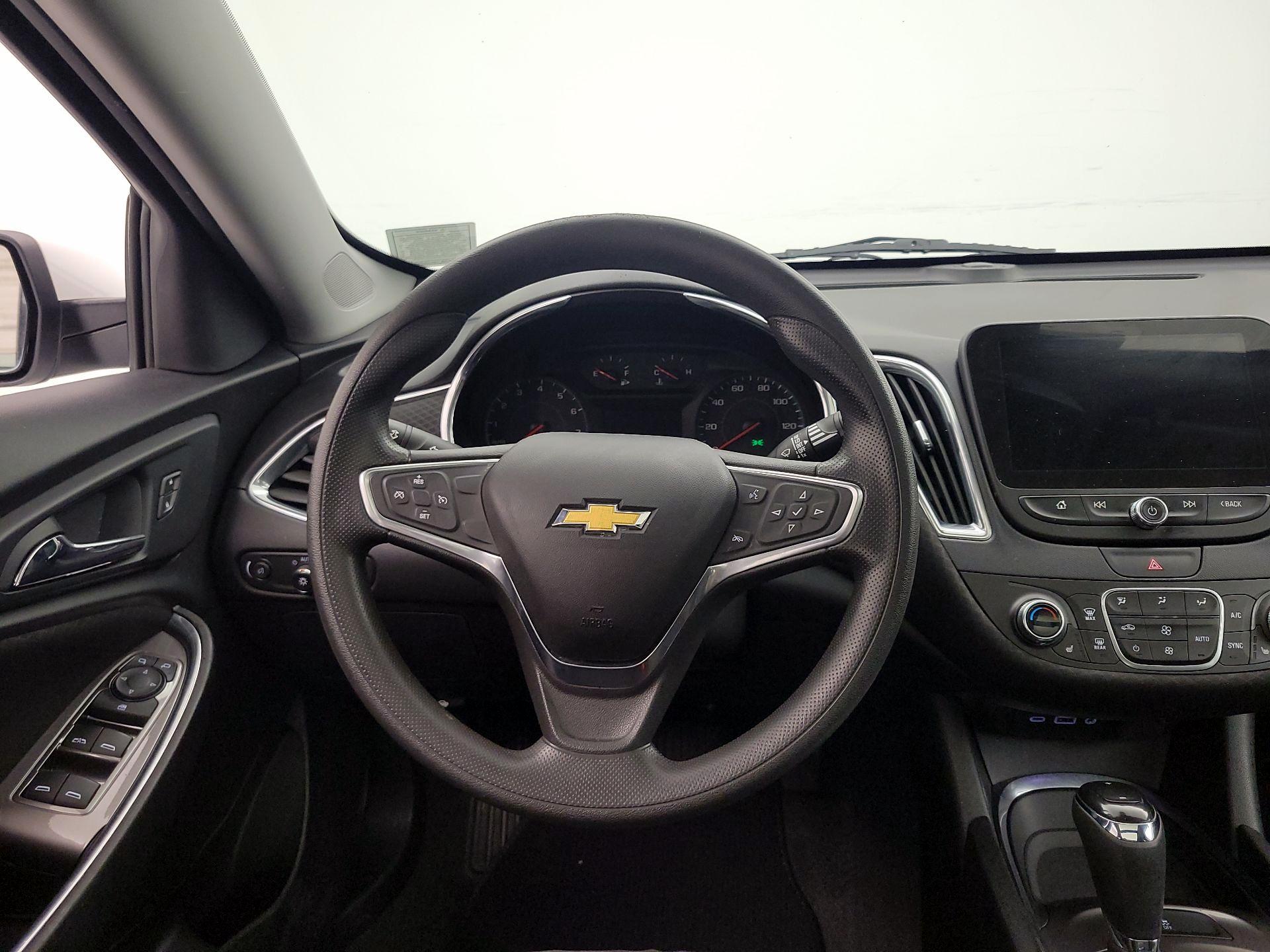 Thumbnail: 2019 Chevrolet Malibu - 10