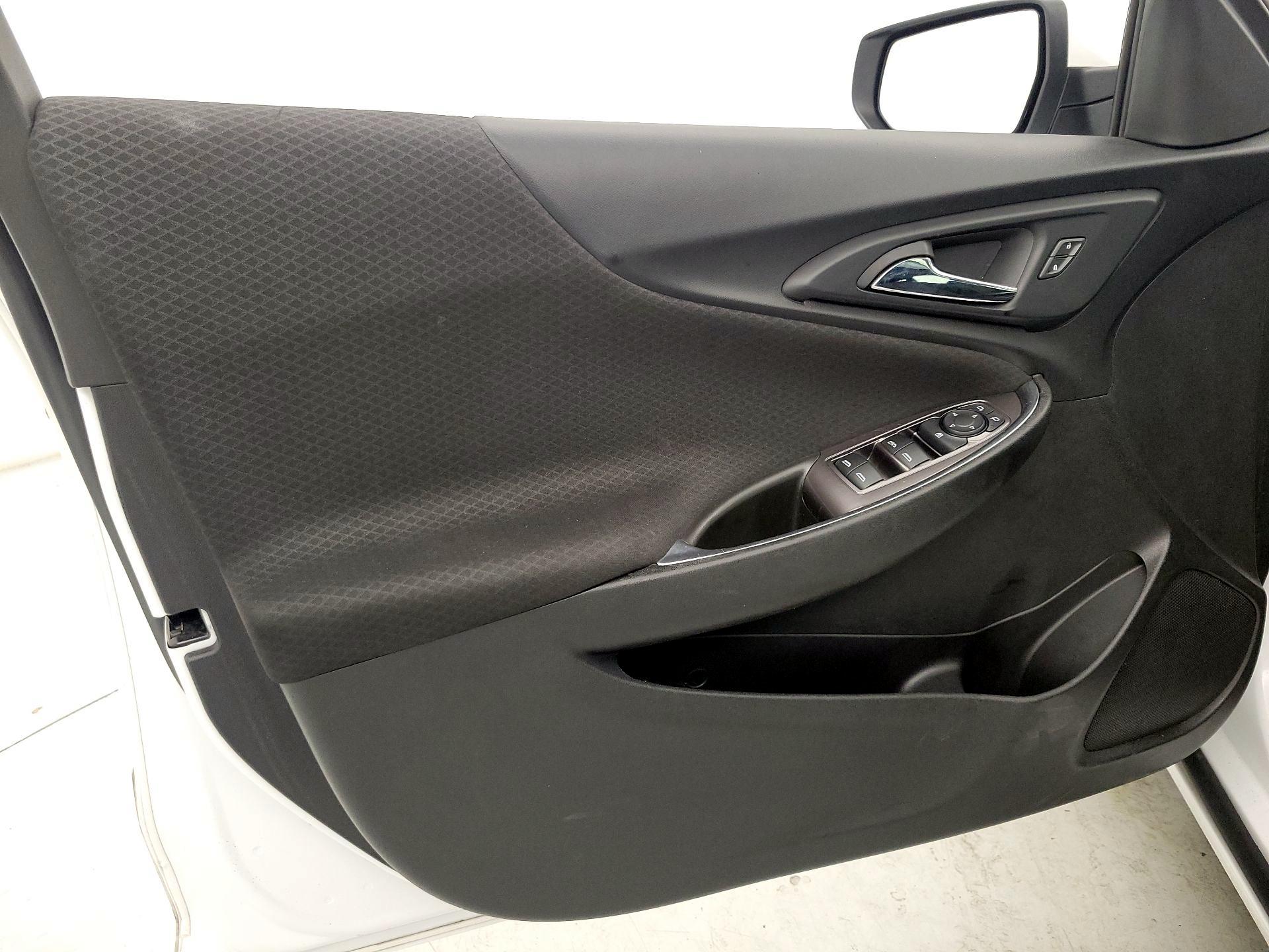 Thumbnail: 2019 Chevrolet Malibu - 12