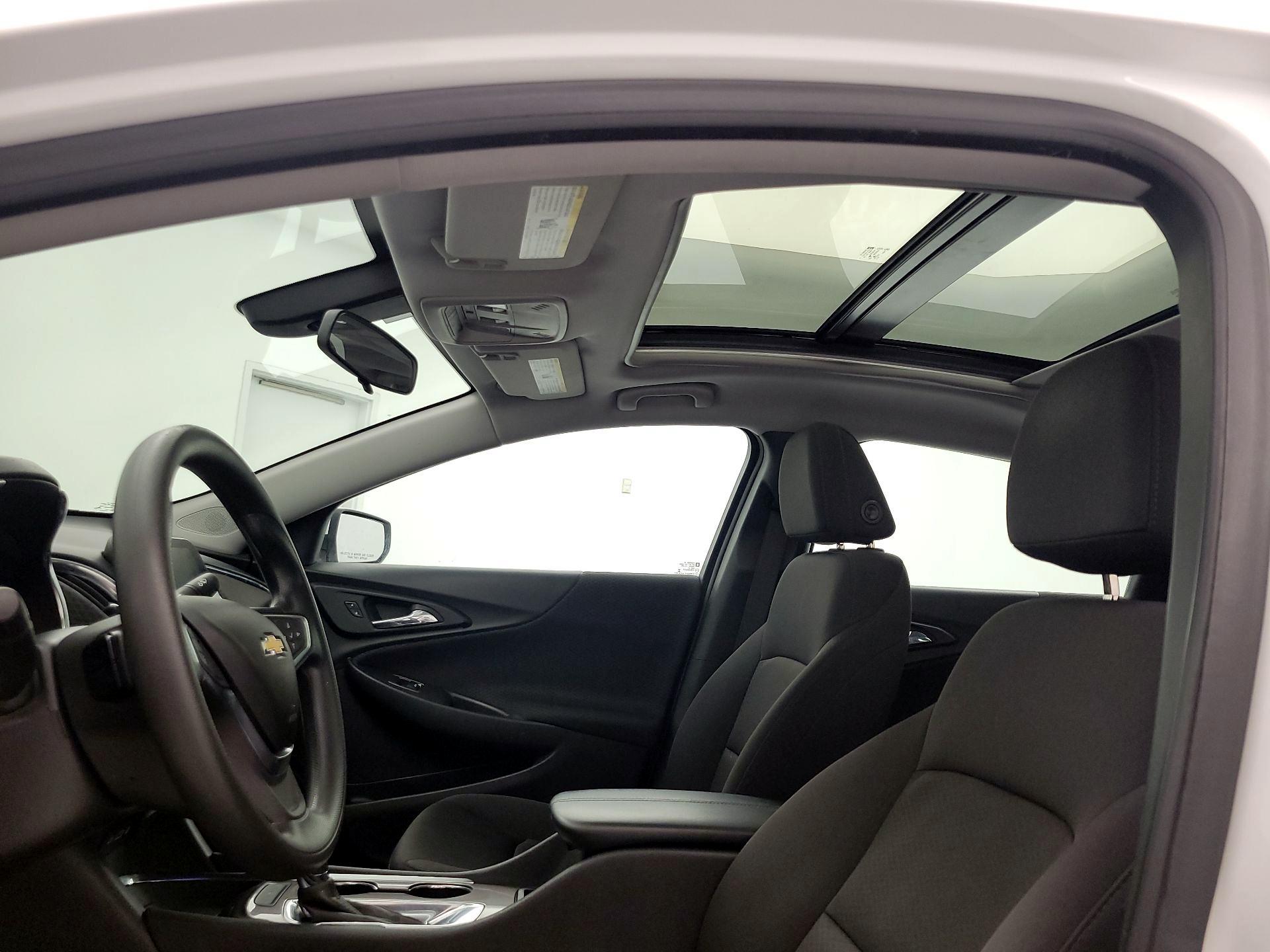 Thumbnail: 2019 Chevrolet Malibu - 19