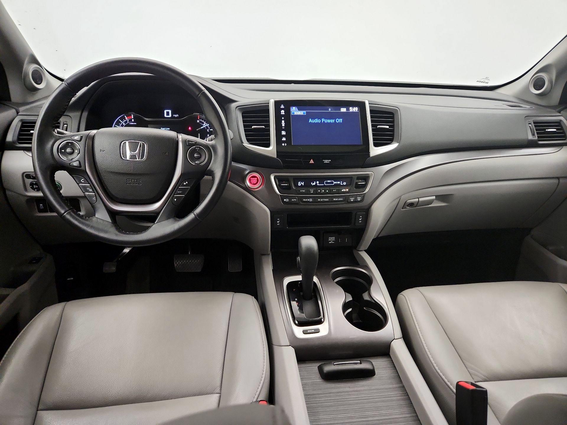 Thumbnail: 2017 Honda Pilot - 9