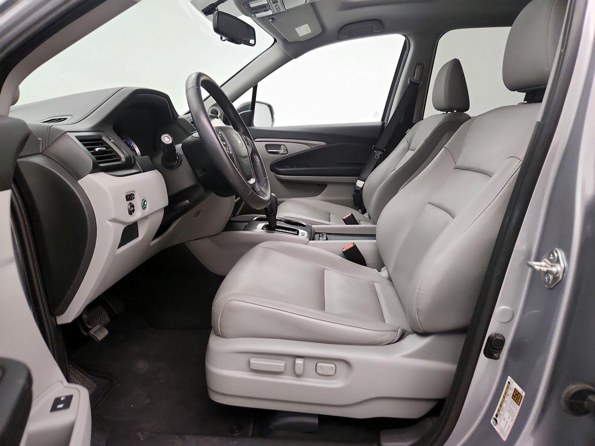 Thumbnail: 2017 Honda Pilot - 11