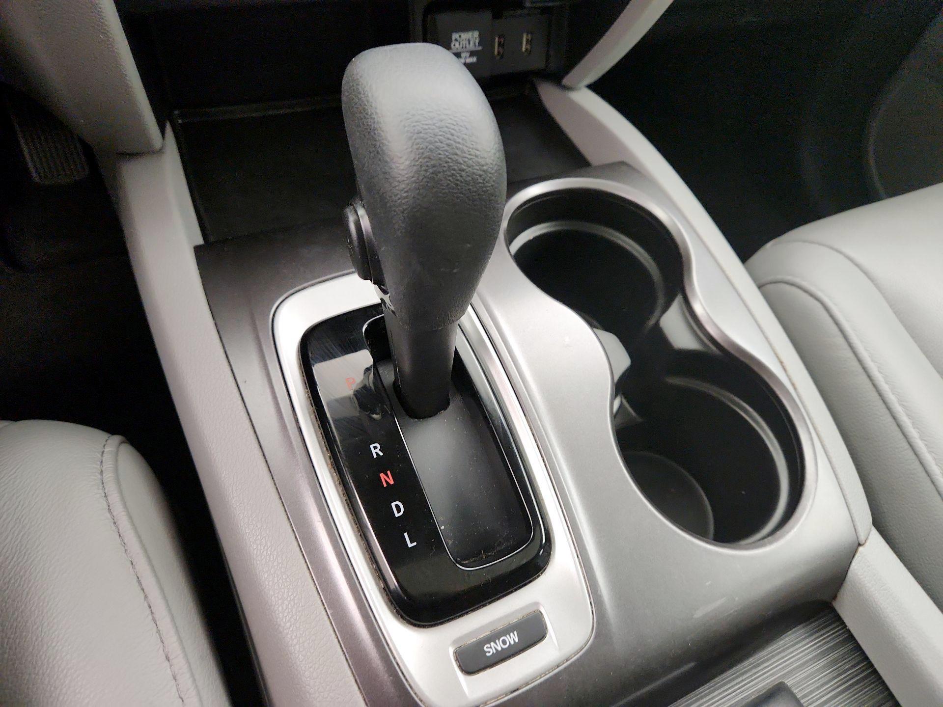 Thumbnail: 2017 Honda Pilot - 17