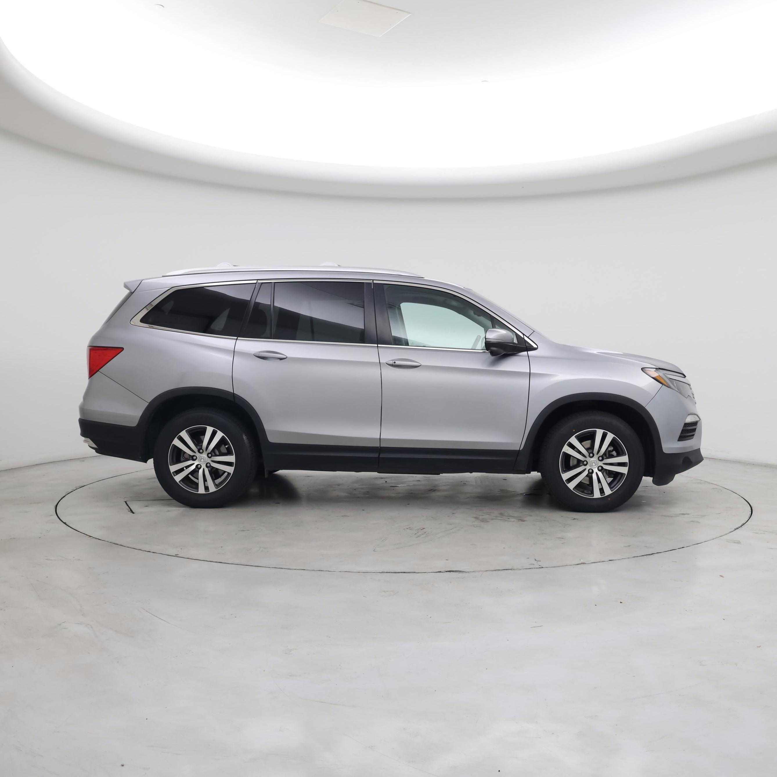 Thumbnail: 2017 Honda Pilot - 7