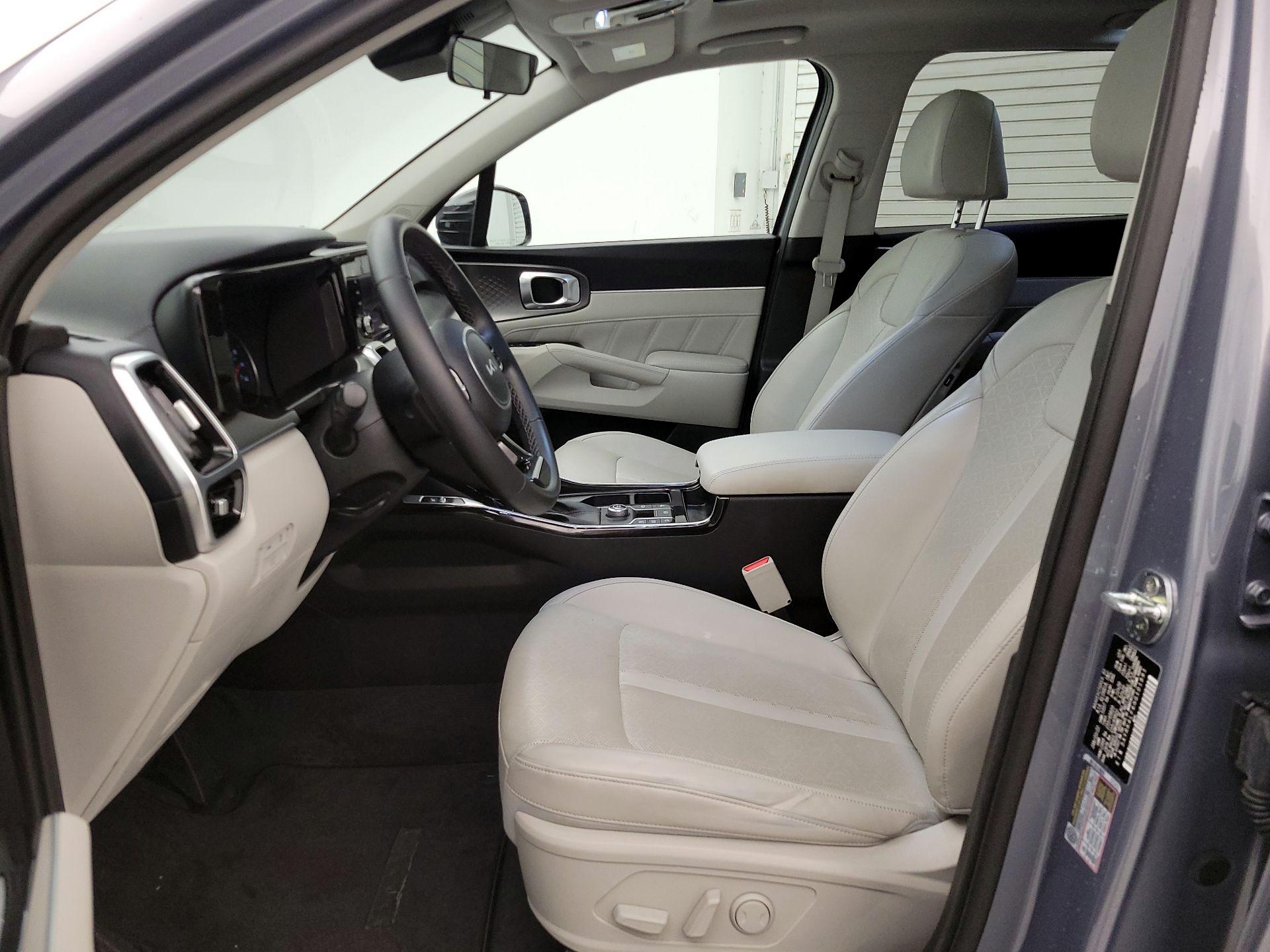 Thumbnail: 2022 Kia Sorento - 11
