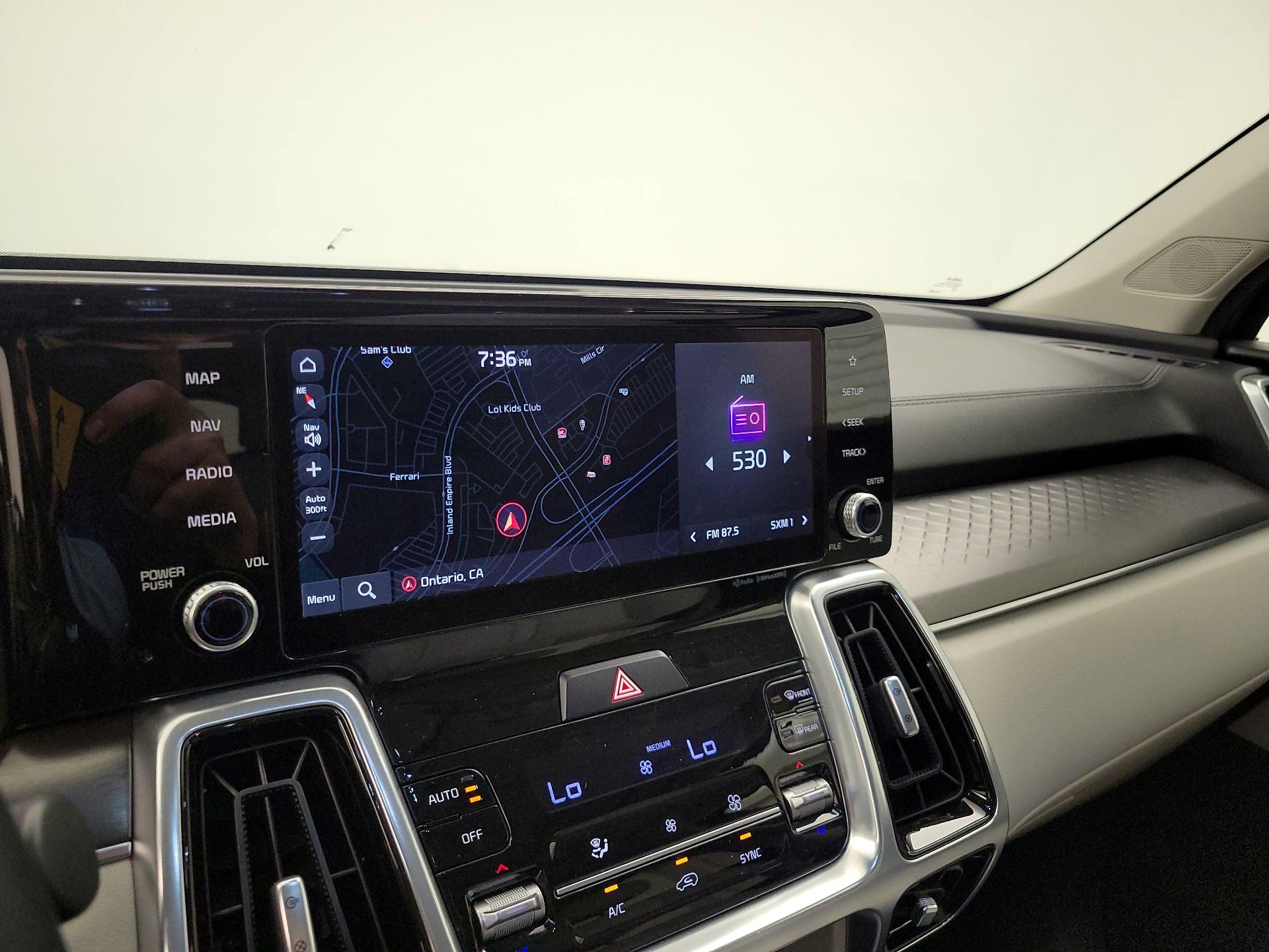 Thumbnail: 2022 Kia Sorento - 14