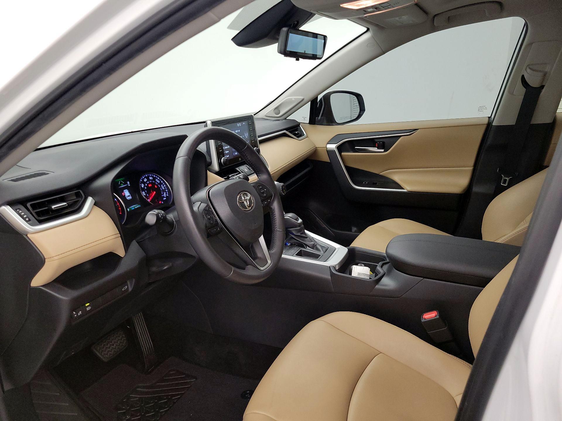 Thumbnail: 2019 Toyota RAV4 - 11