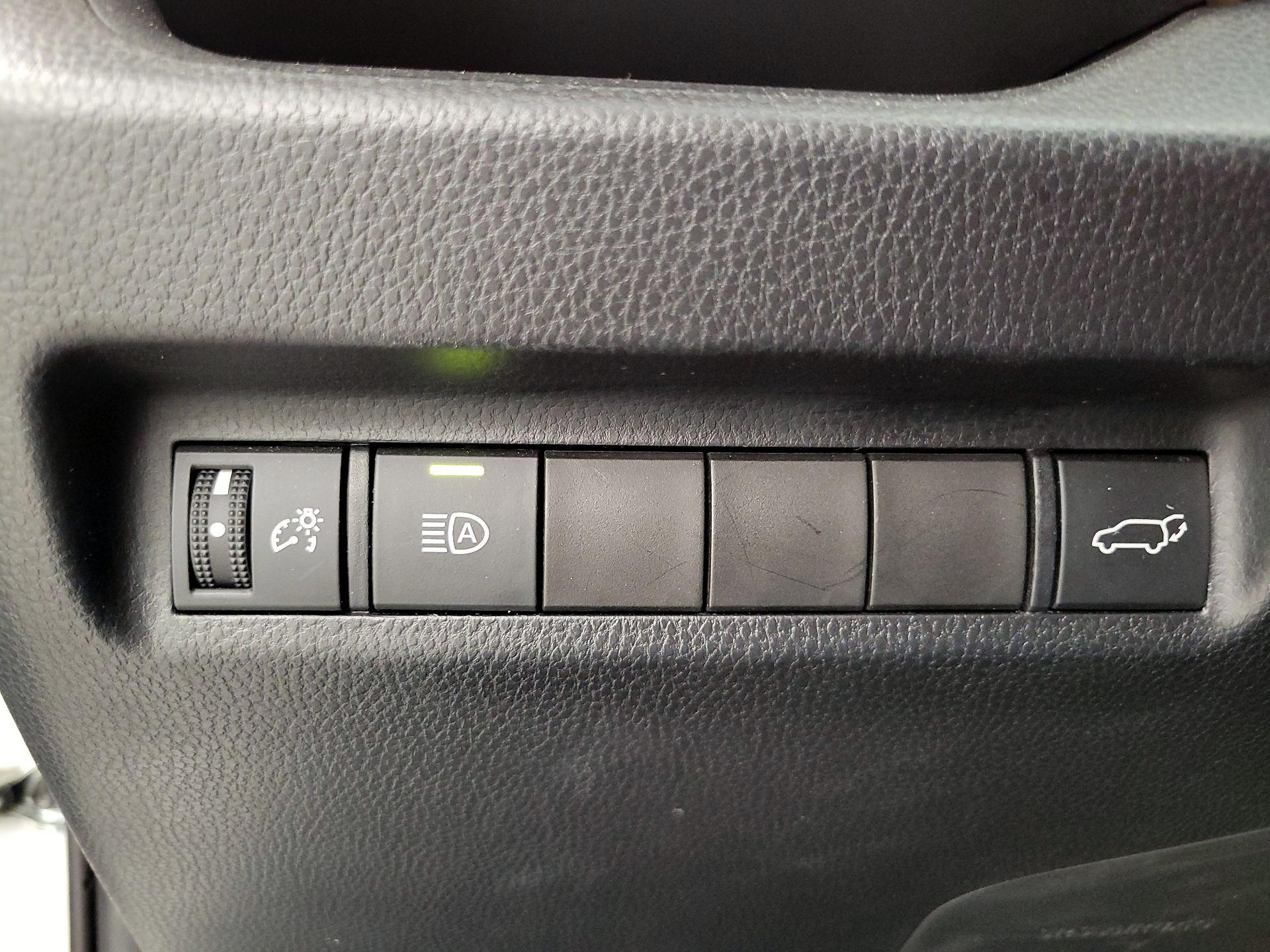 Thumbnail: 2019 Toyota RAV4 - 13